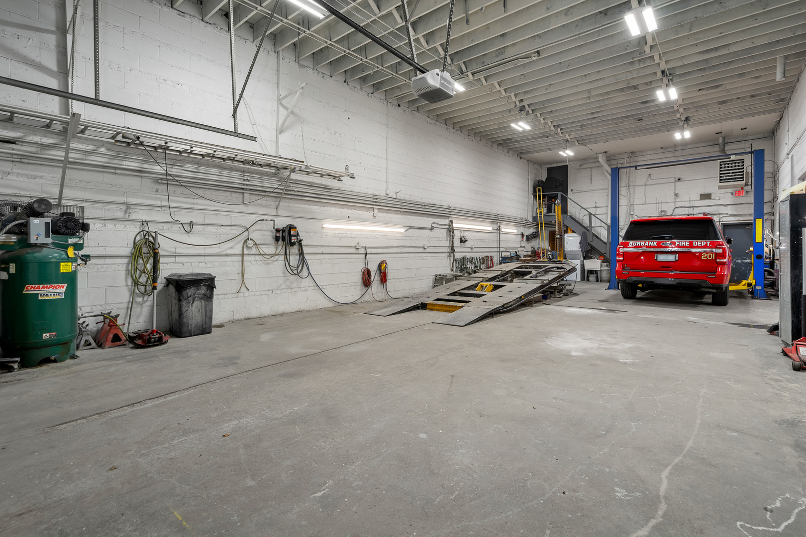 5512 W 79th Street, Burbank, IL 60459