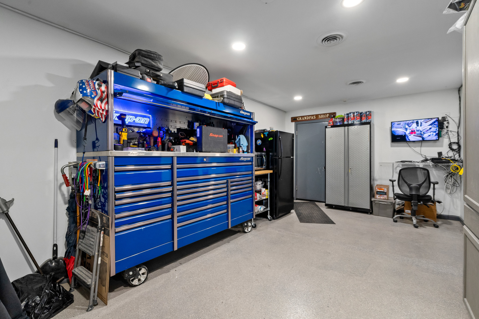 5512 W 79th Street, Burbank, IL 60459