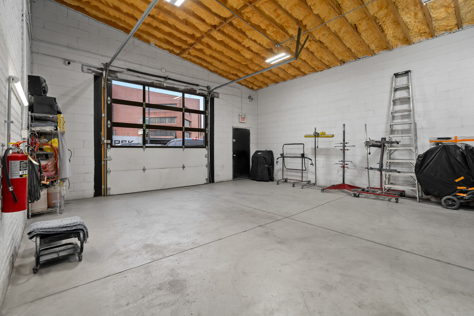 5512 W 79th Street, Burbank, IL 60459