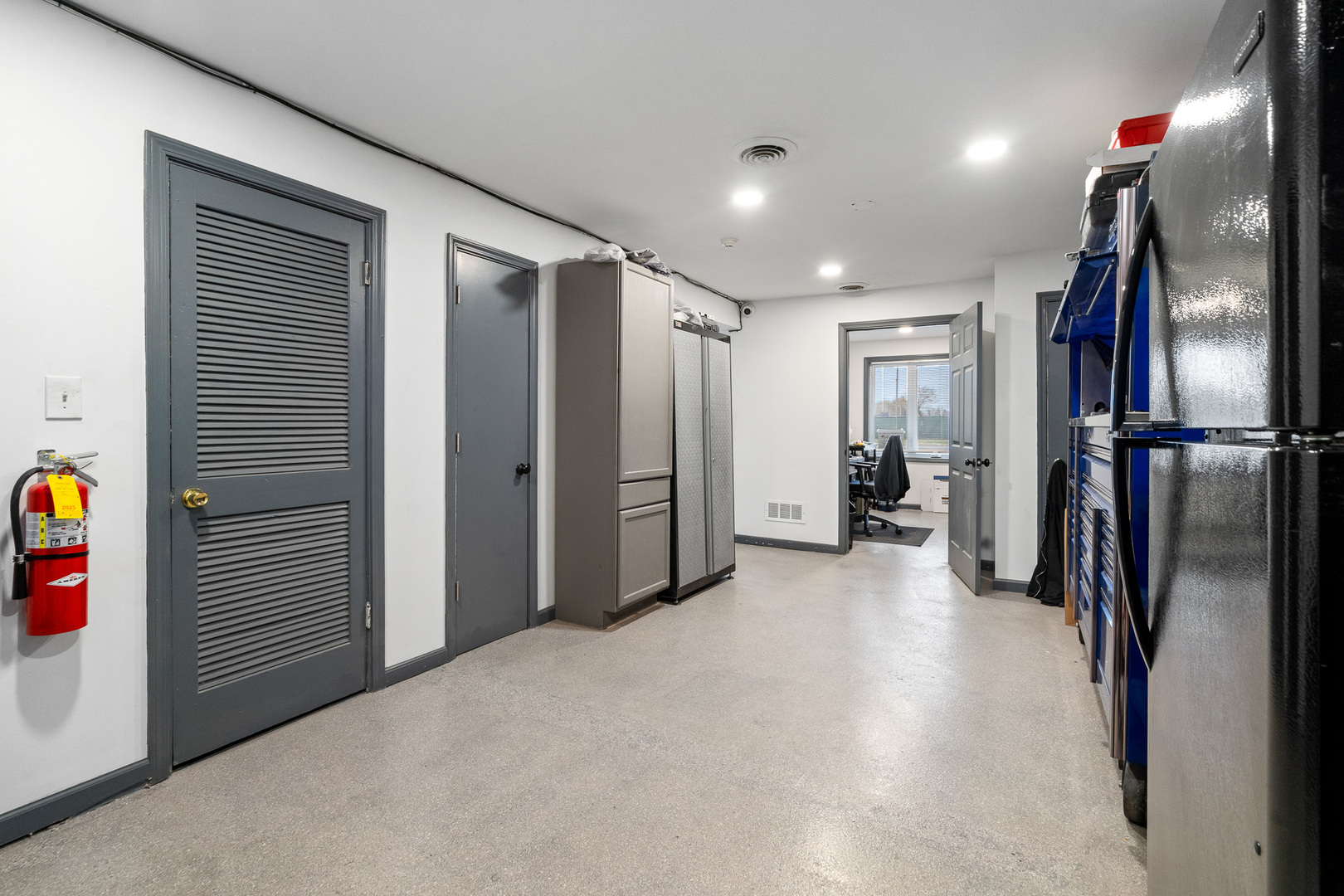 5512 W 79th Street, Burbank, IL 60459