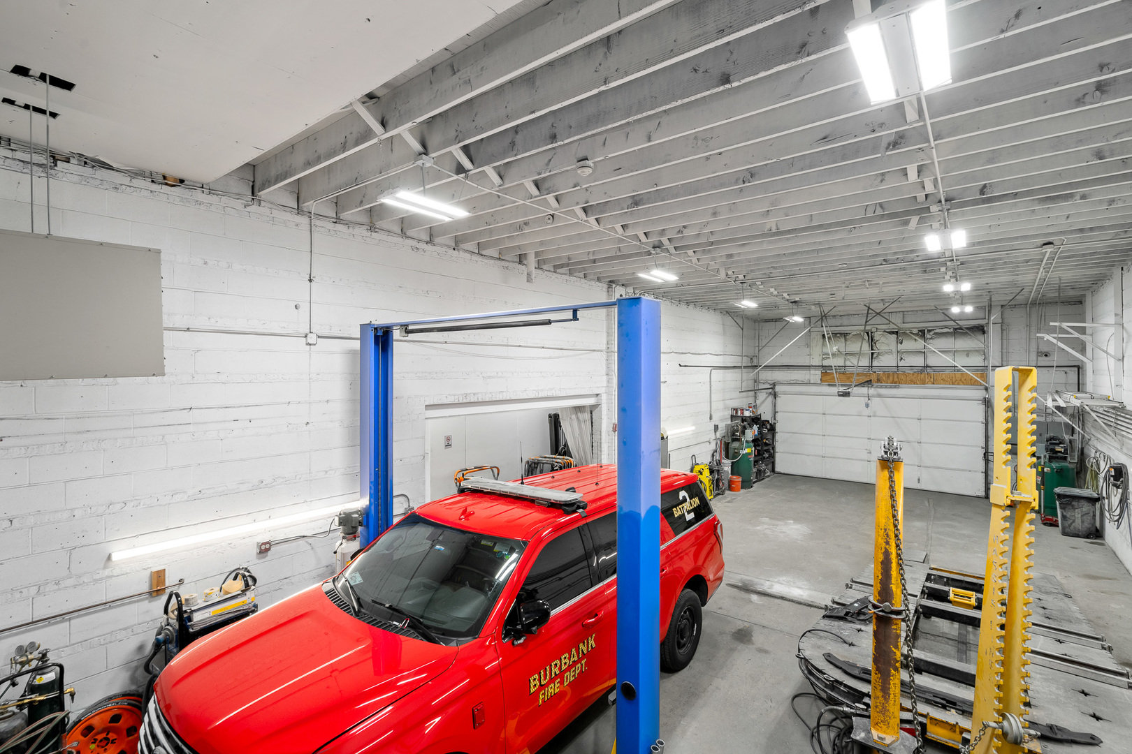 5512 W 79th Street, Burbank, IL 60459