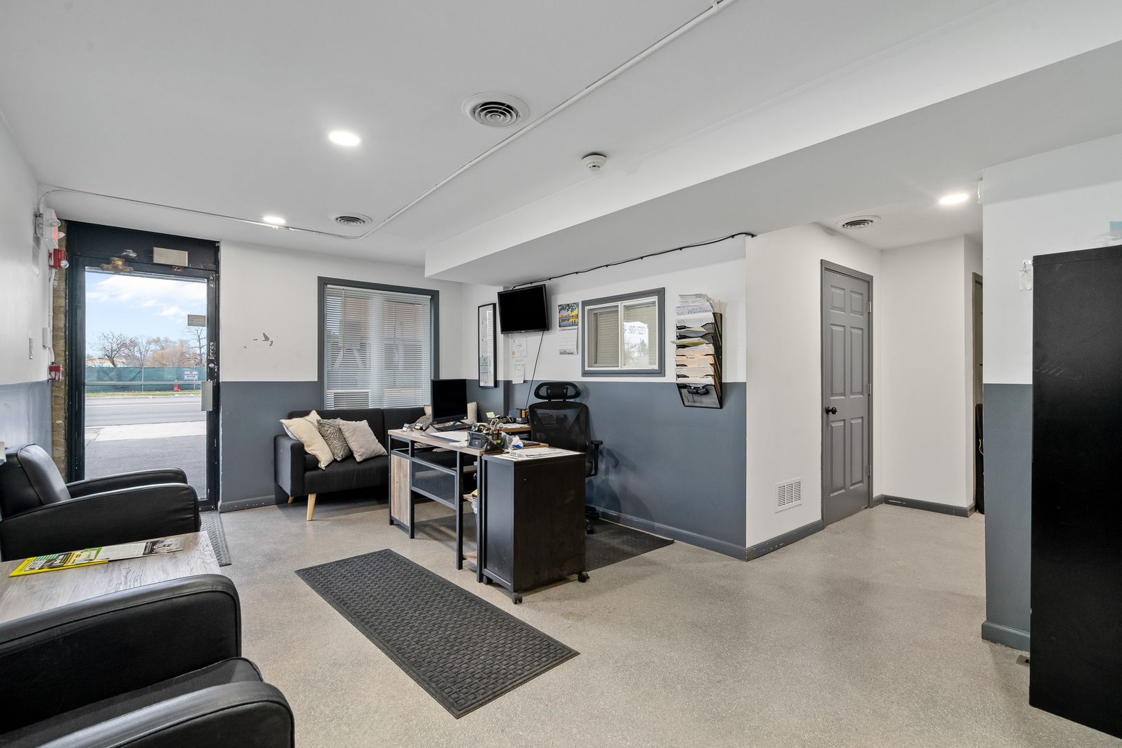 5512 W 79th Street, Burbank, IL 60459