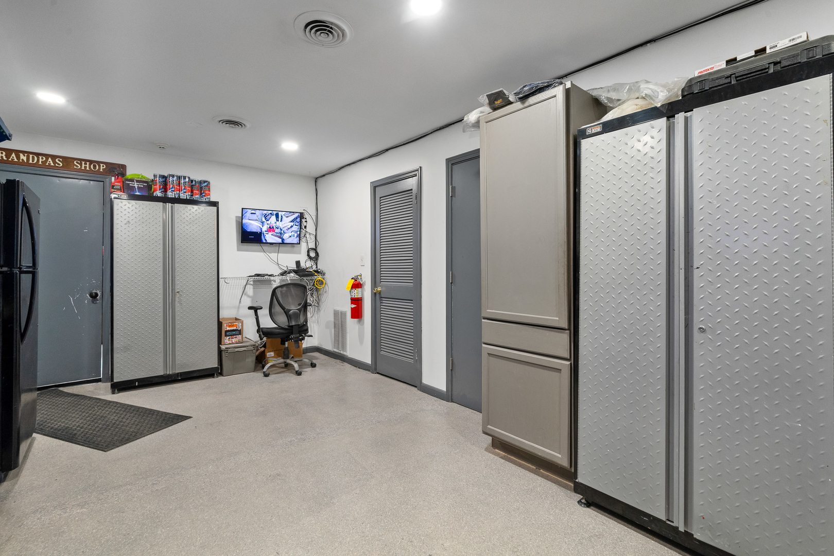 5512 W 79th Street, Burbank, IL 60459