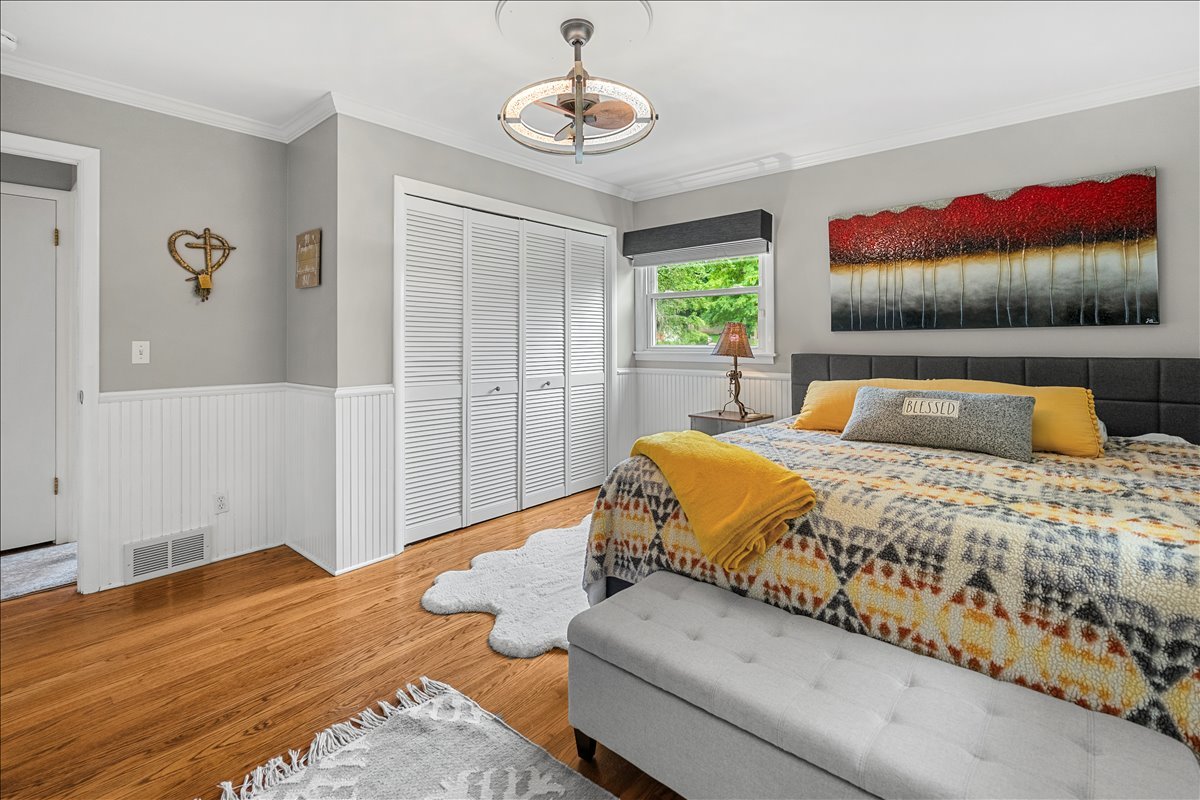 30 S WULFF Street, Cary, IL 60013