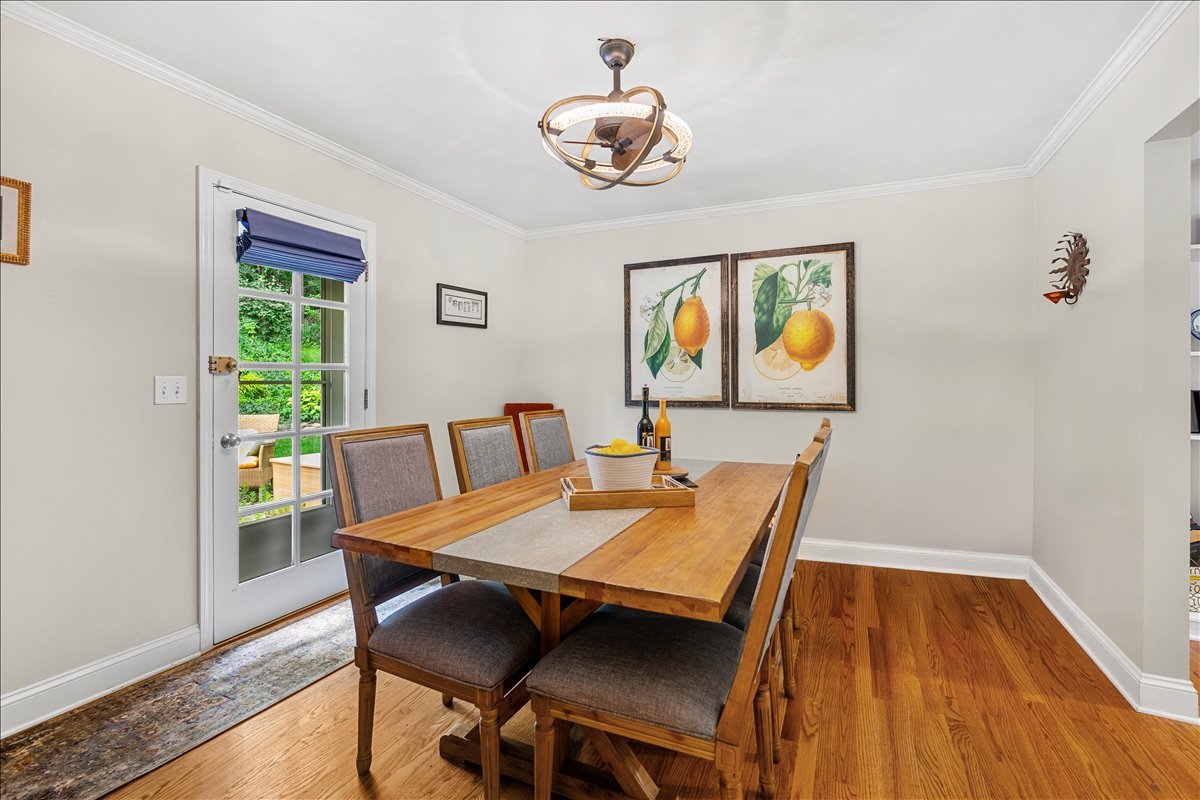 30 S WULFF Street, Cary, IL 60013