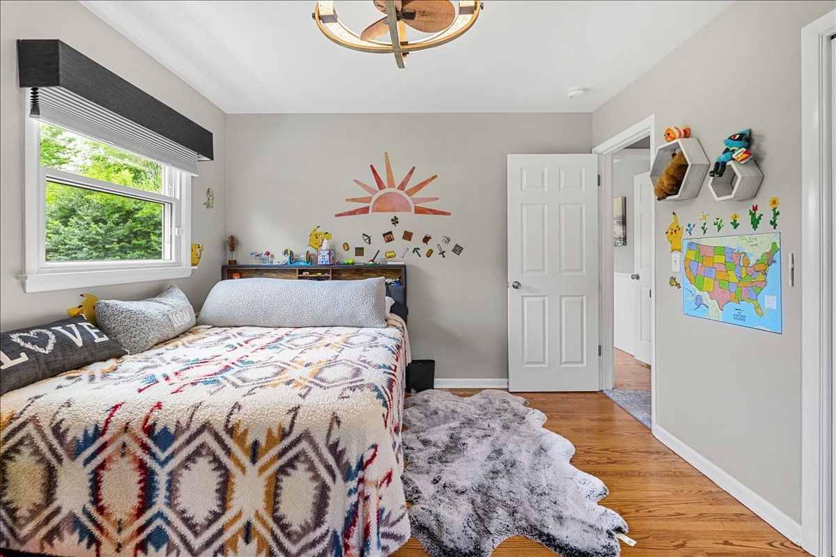 30 S WULFF Street, Cary, IL 60013