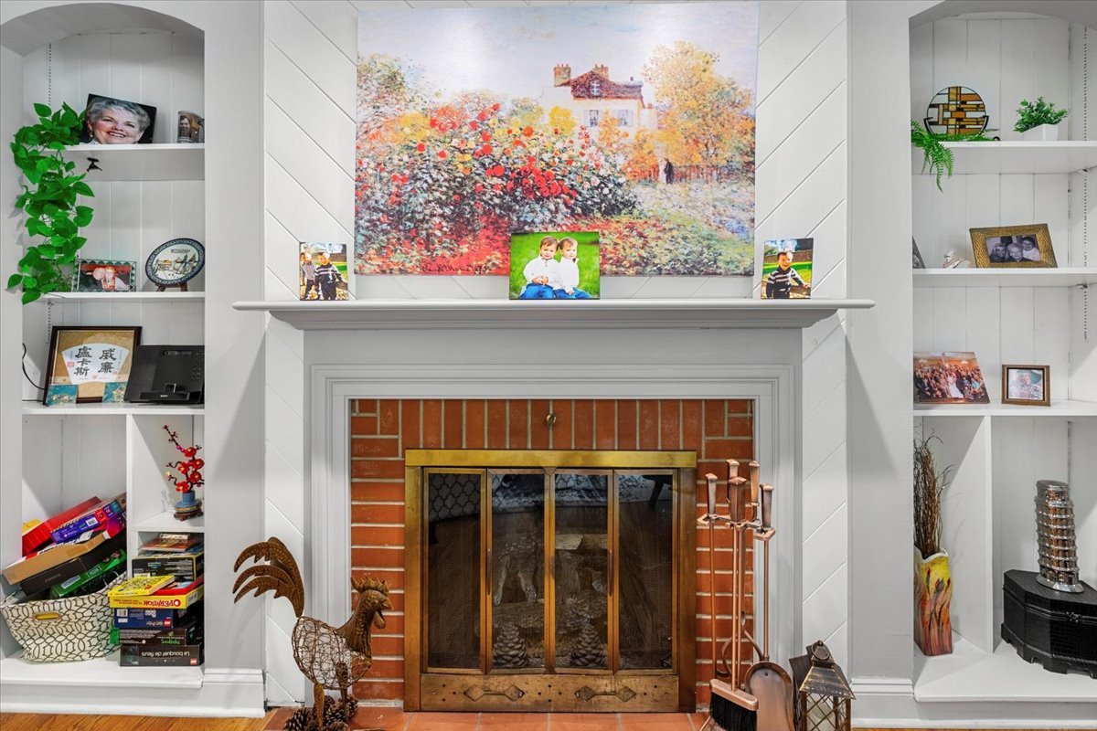 30 S WULFF Street, Cary, IL 60013