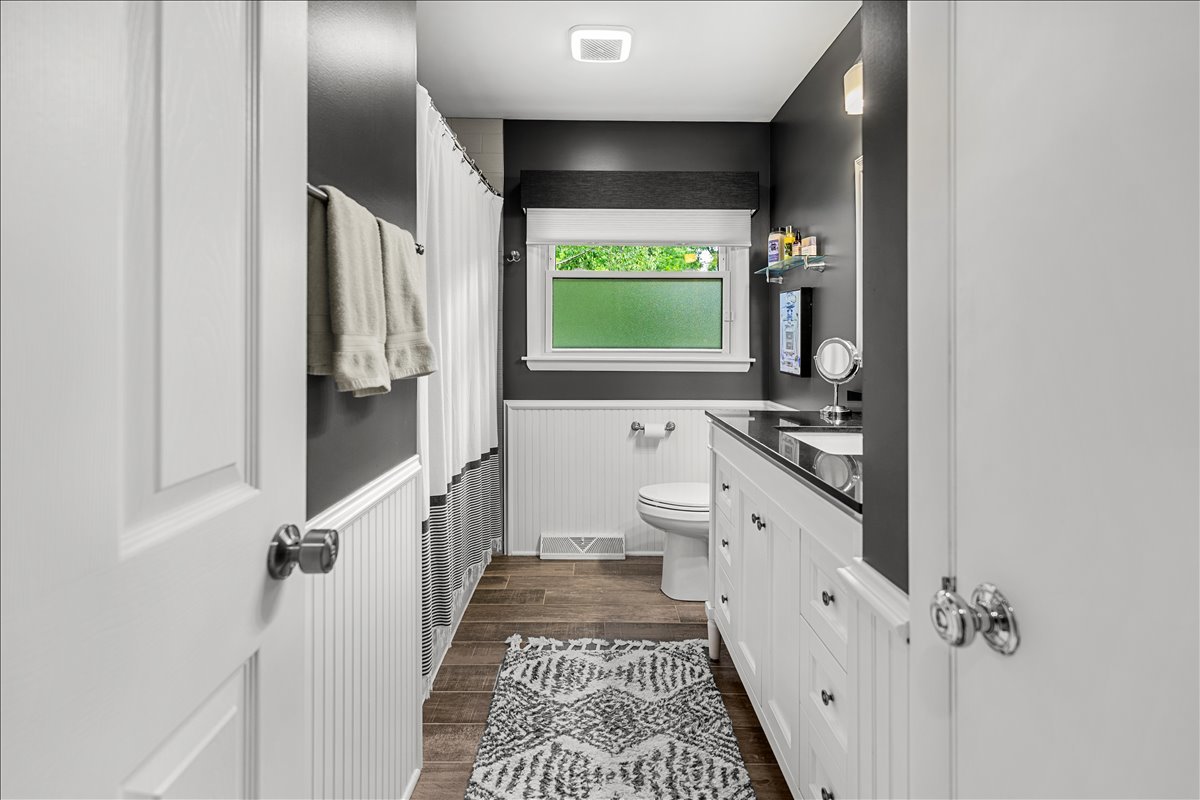 30 S WULFF Street, Cary, IL 60013