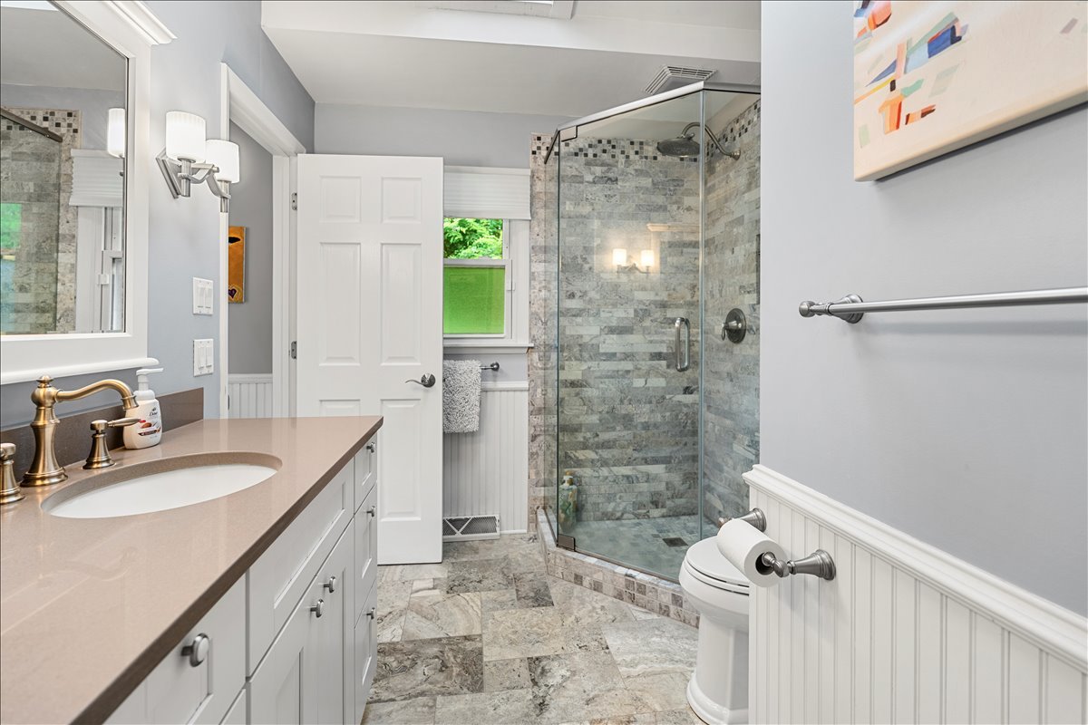 30 S WULFF Street, Cary, IL 60013