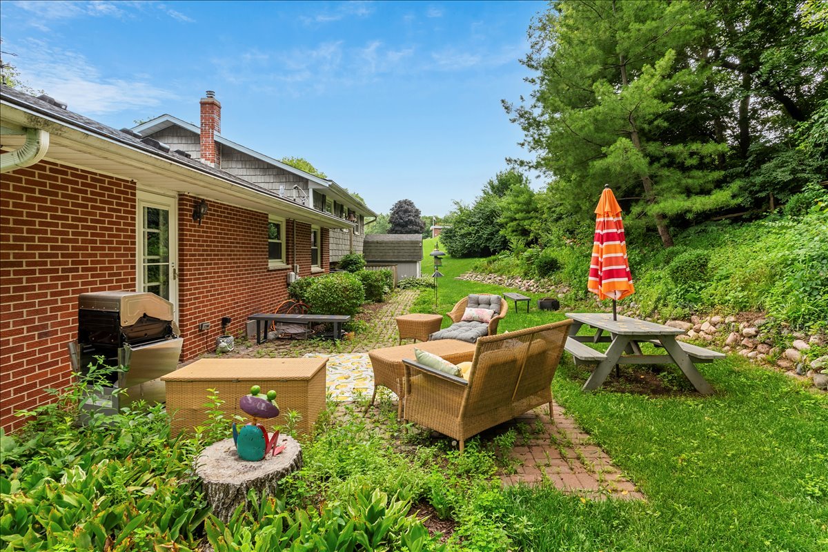 30 S WULFF Street, Cary, IL 60013