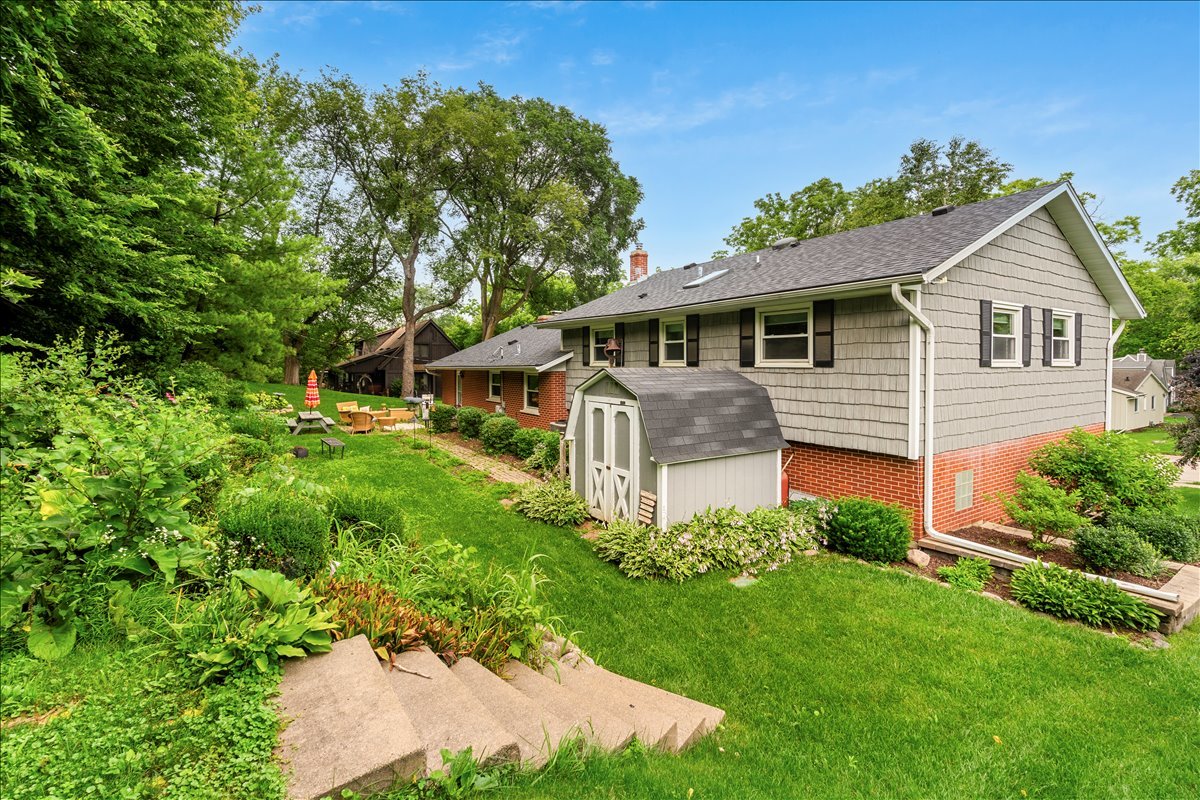 30 S WULFF Street, Cary, IL 60013