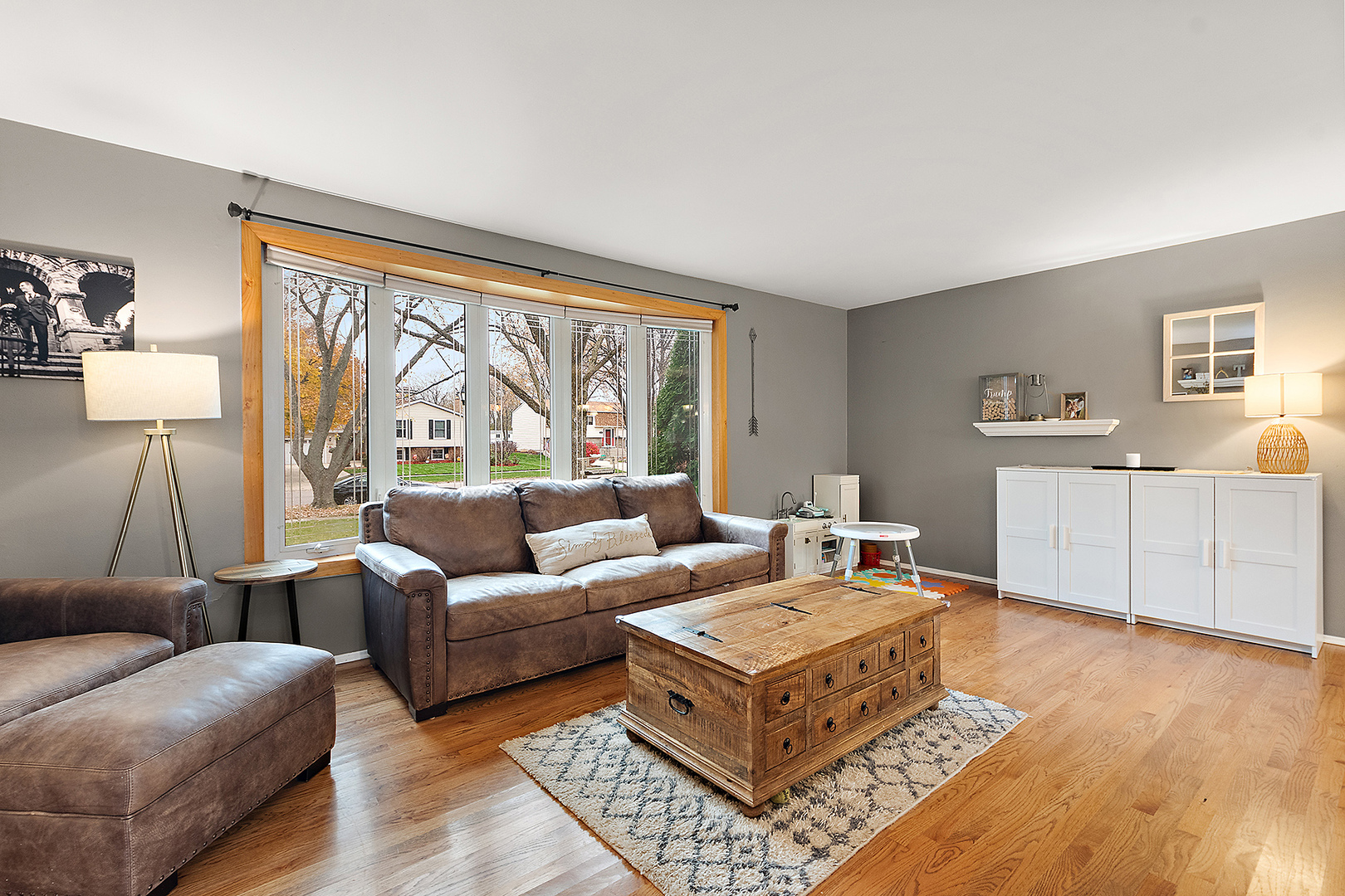 2231 S Bradford Drive, Wheaton, IL 60189