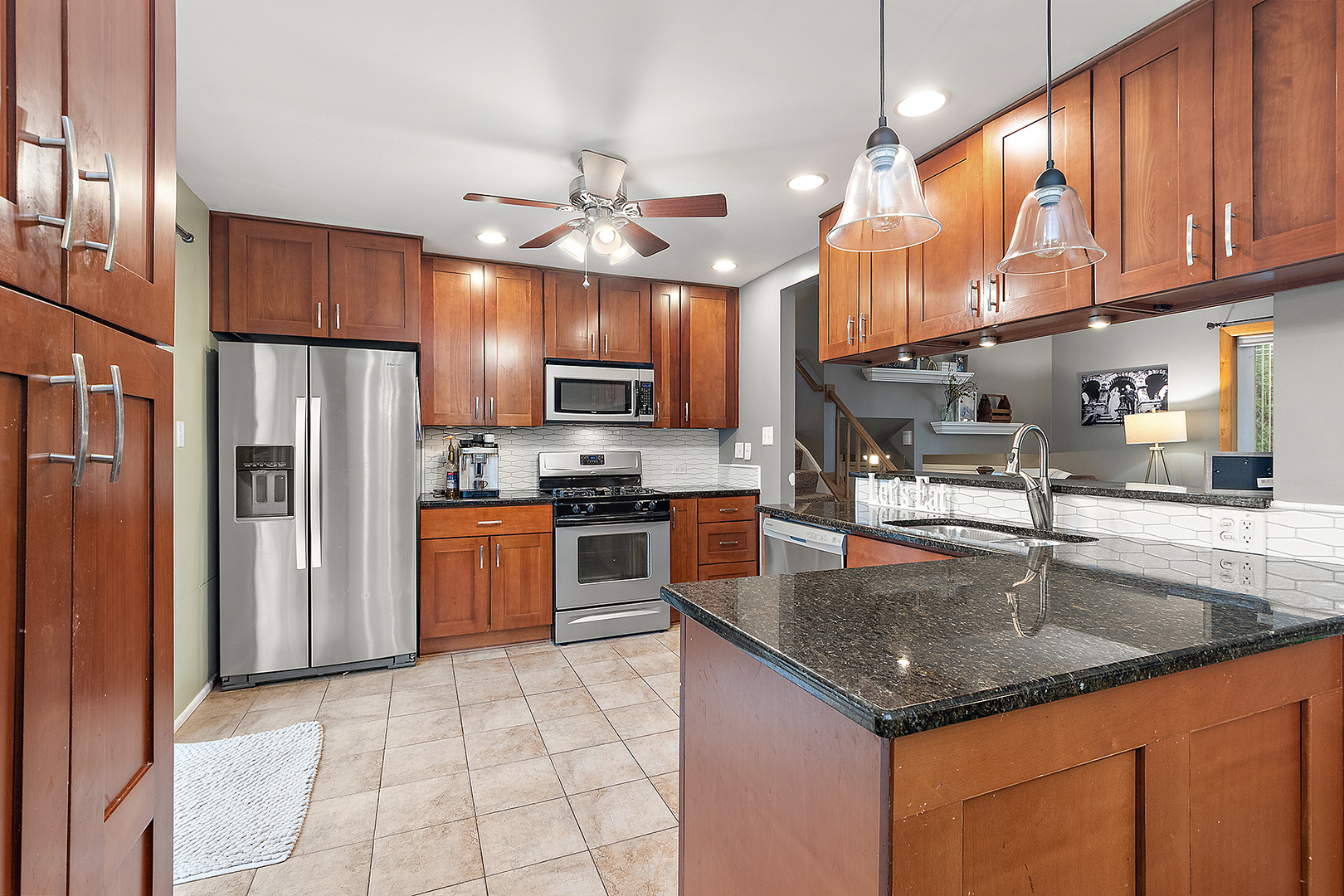 2231 S Bradford Drive, Wheaton, IL 60189