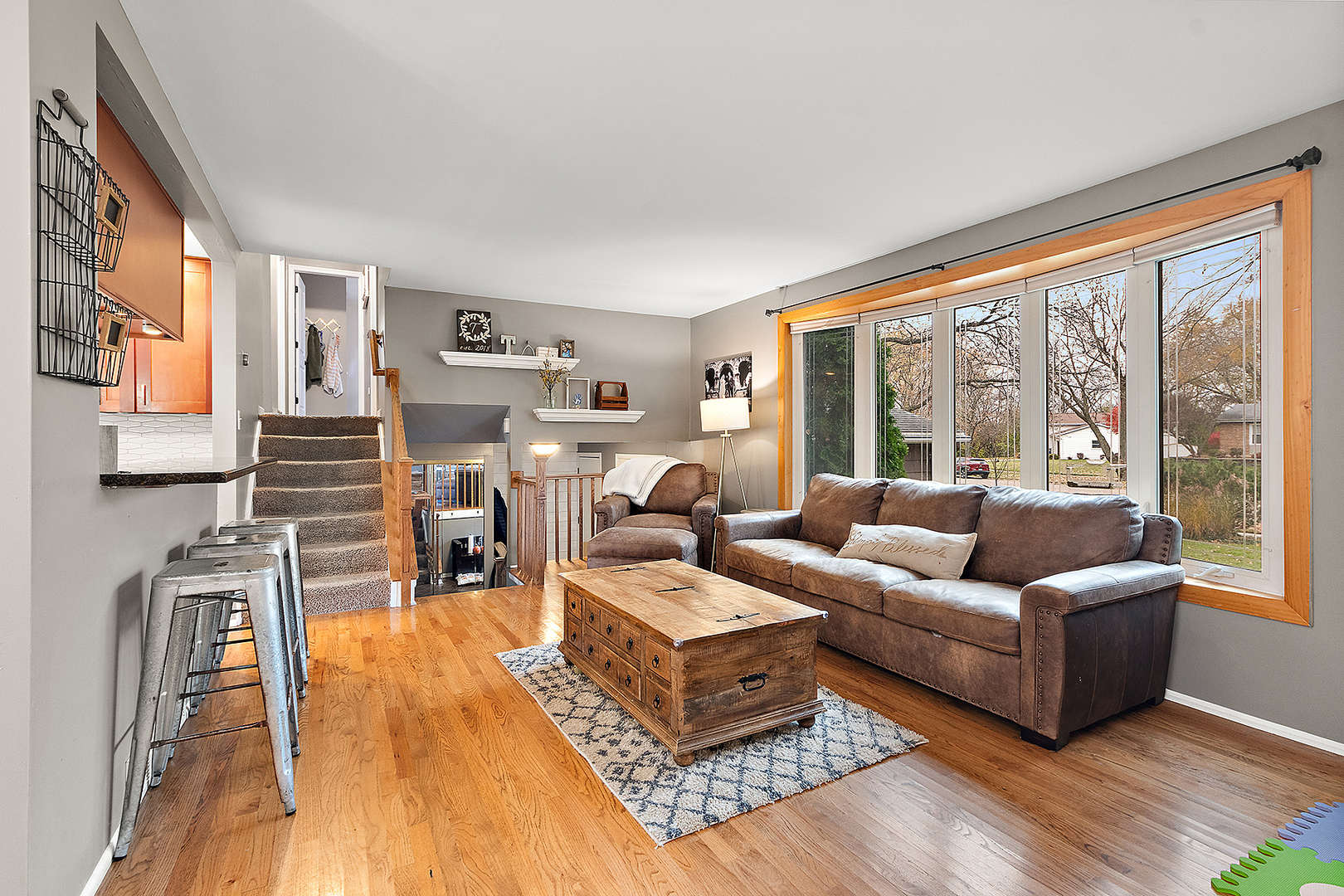 2231 S Bradford Drive, Wheaton, IL 60189