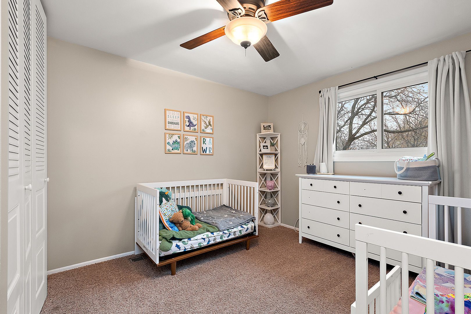 2231 S Bradford Drive, Wheaton, IL 60189