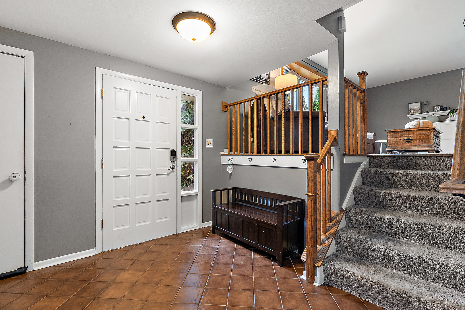 2231 S Bradford Drive, Wheaton, IL 60189