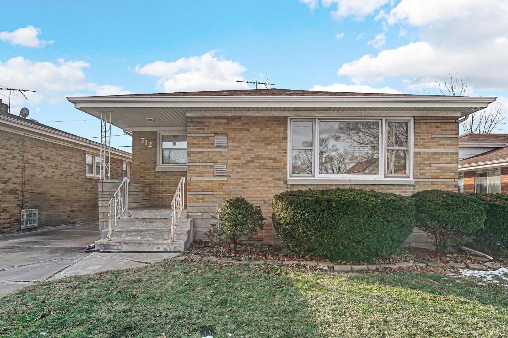 712 May Street, Calumet City, IL 60409