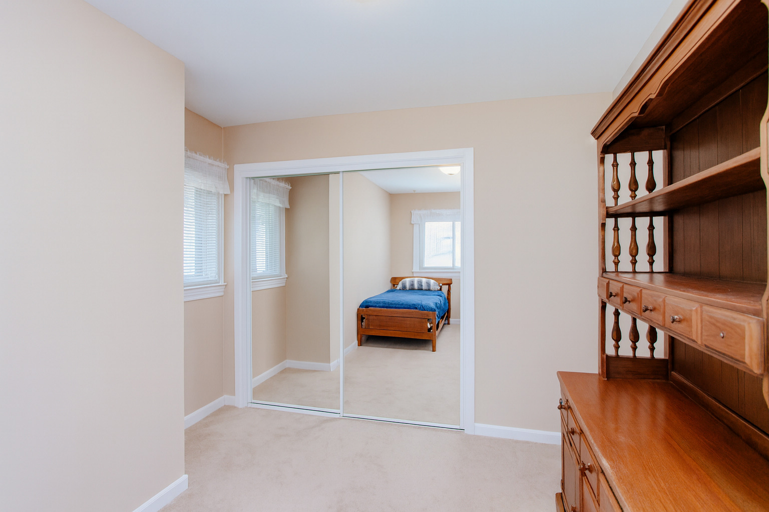 311 S Vine Avenue #E, Park Ridge, IL 60068