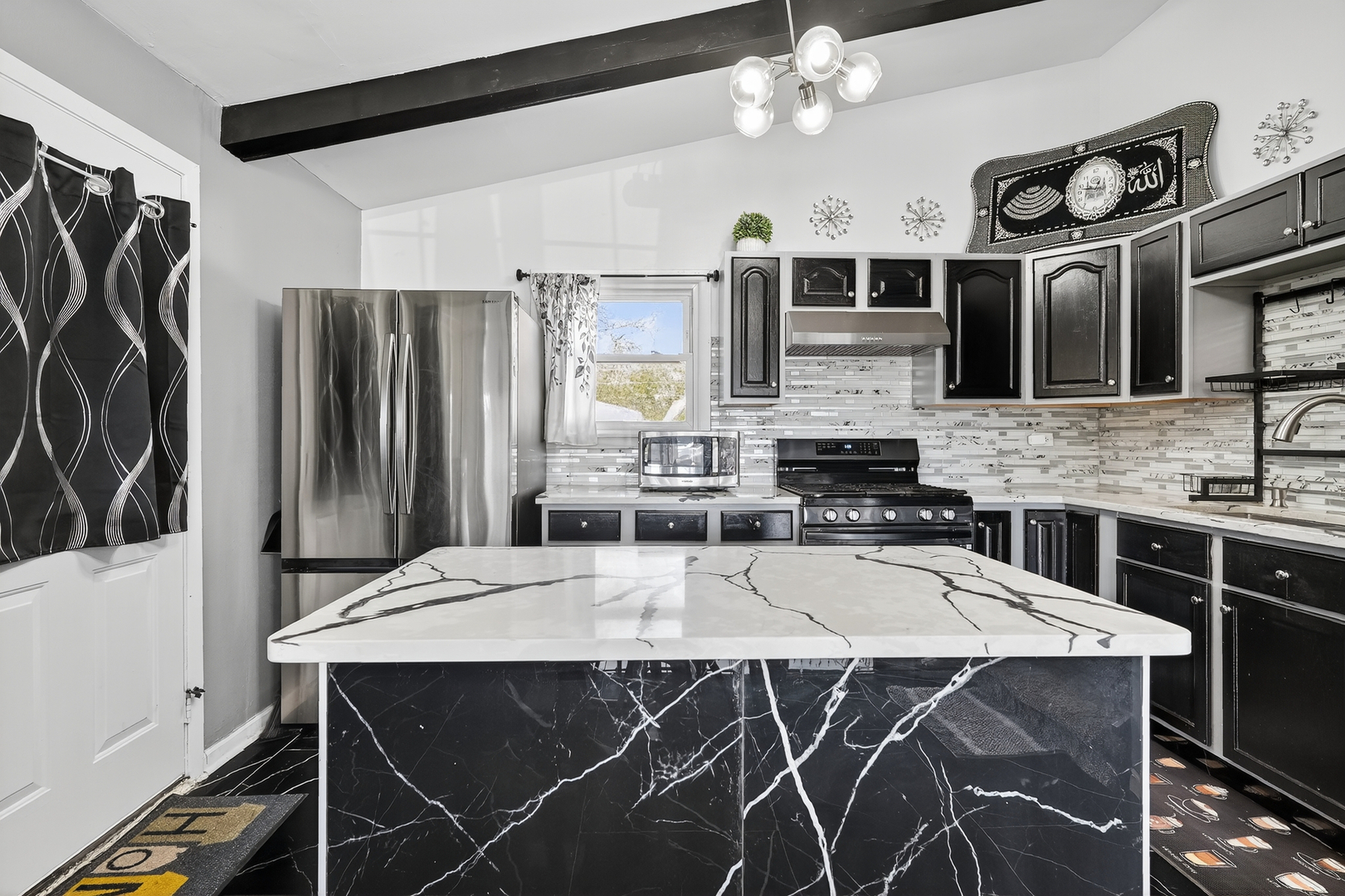 2126 David Drive, Des Plaines, IL 60018