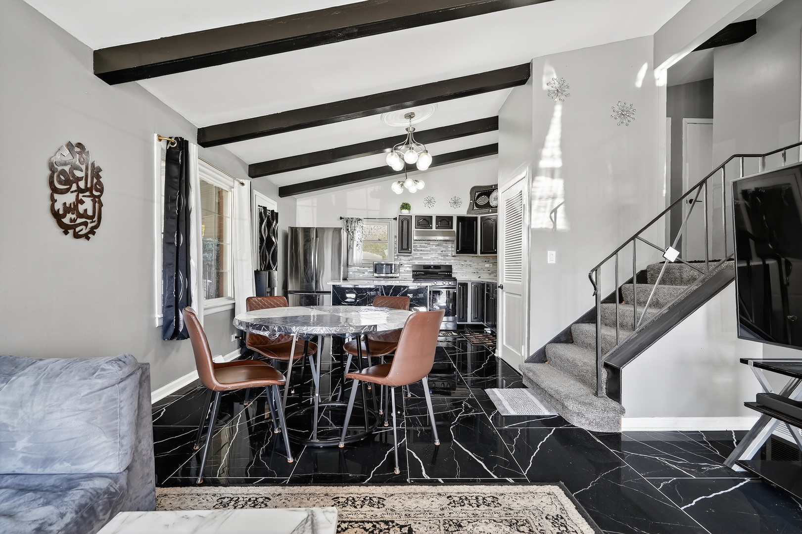 2126 David Drive, Des Plaines, IL 60018