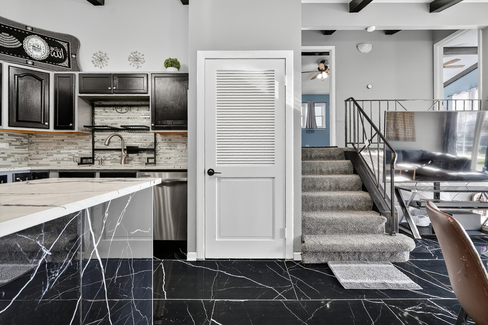 2126 David Drive, Des Plaines, IL 60018