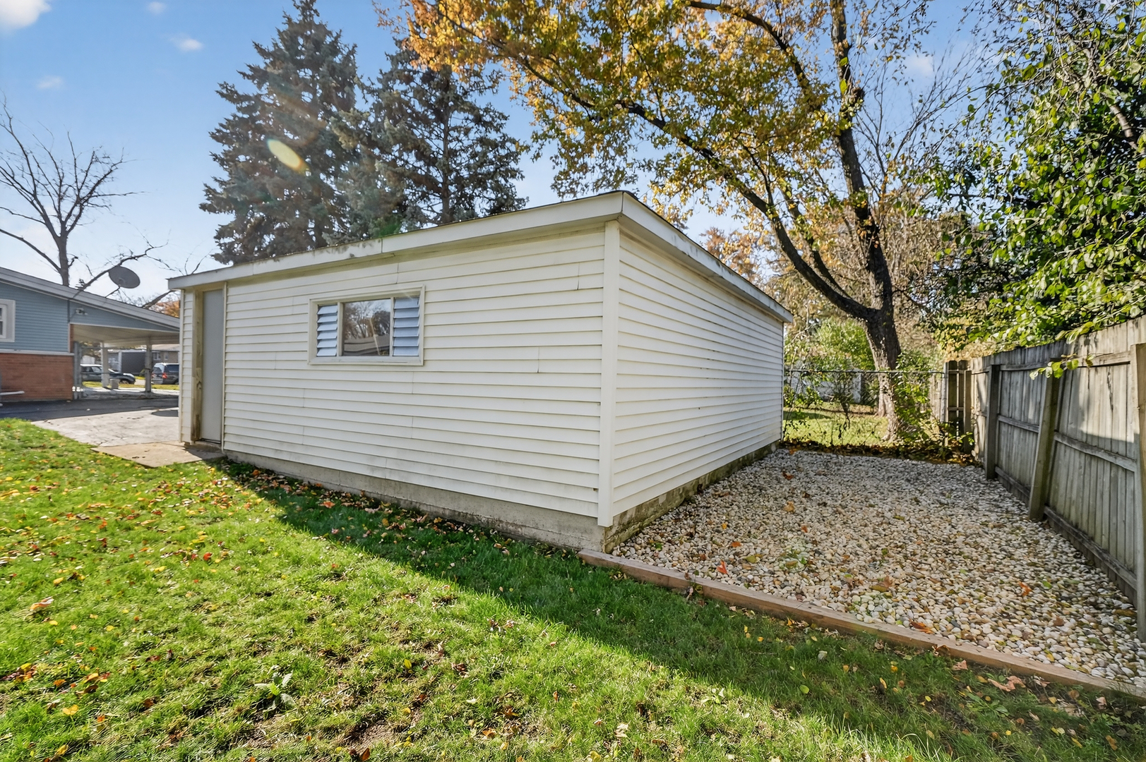 2126 David Drive, Des Plaines, IL 60018