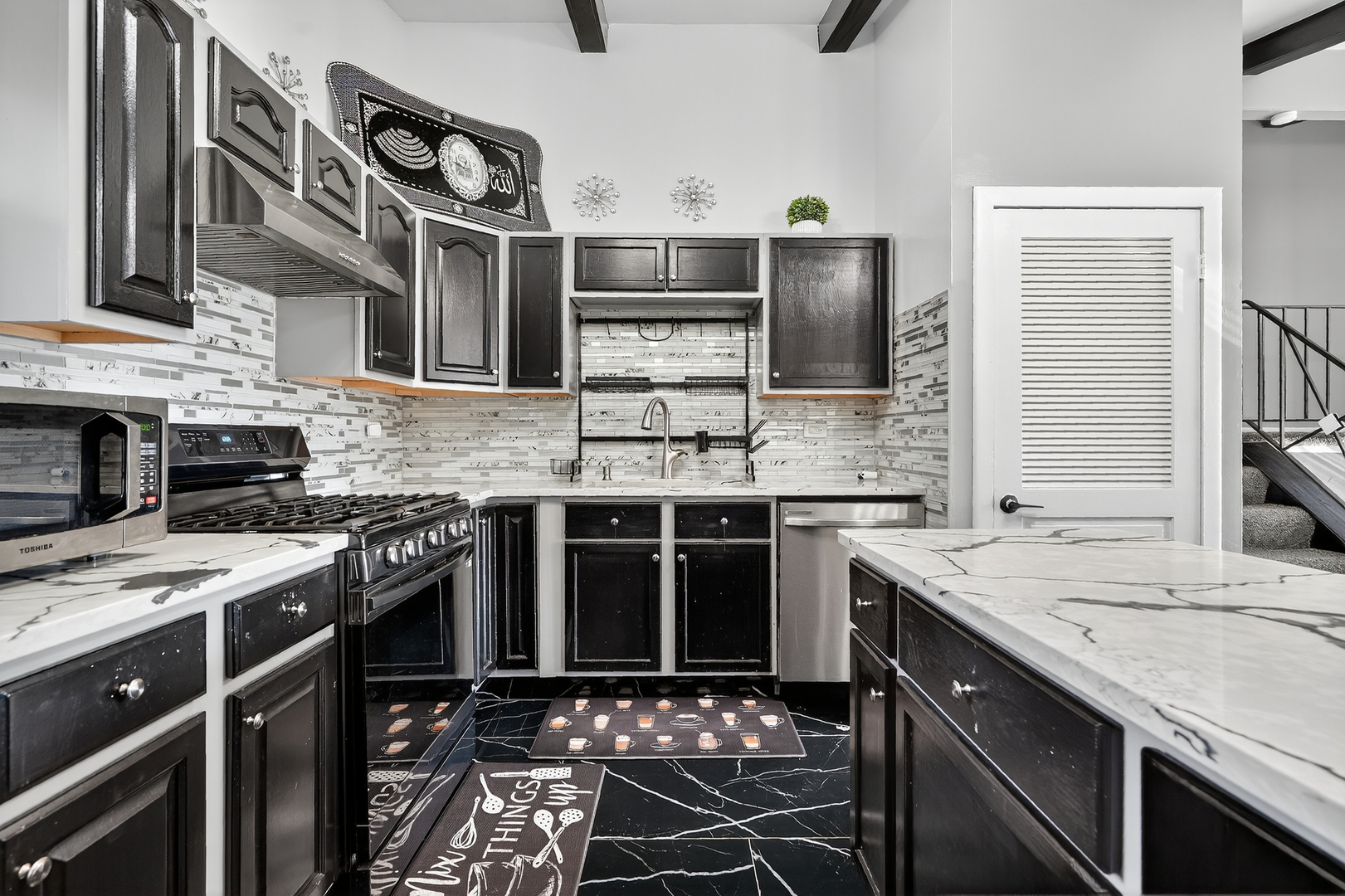 2126 David Drive, Des Plaines, IL 60018