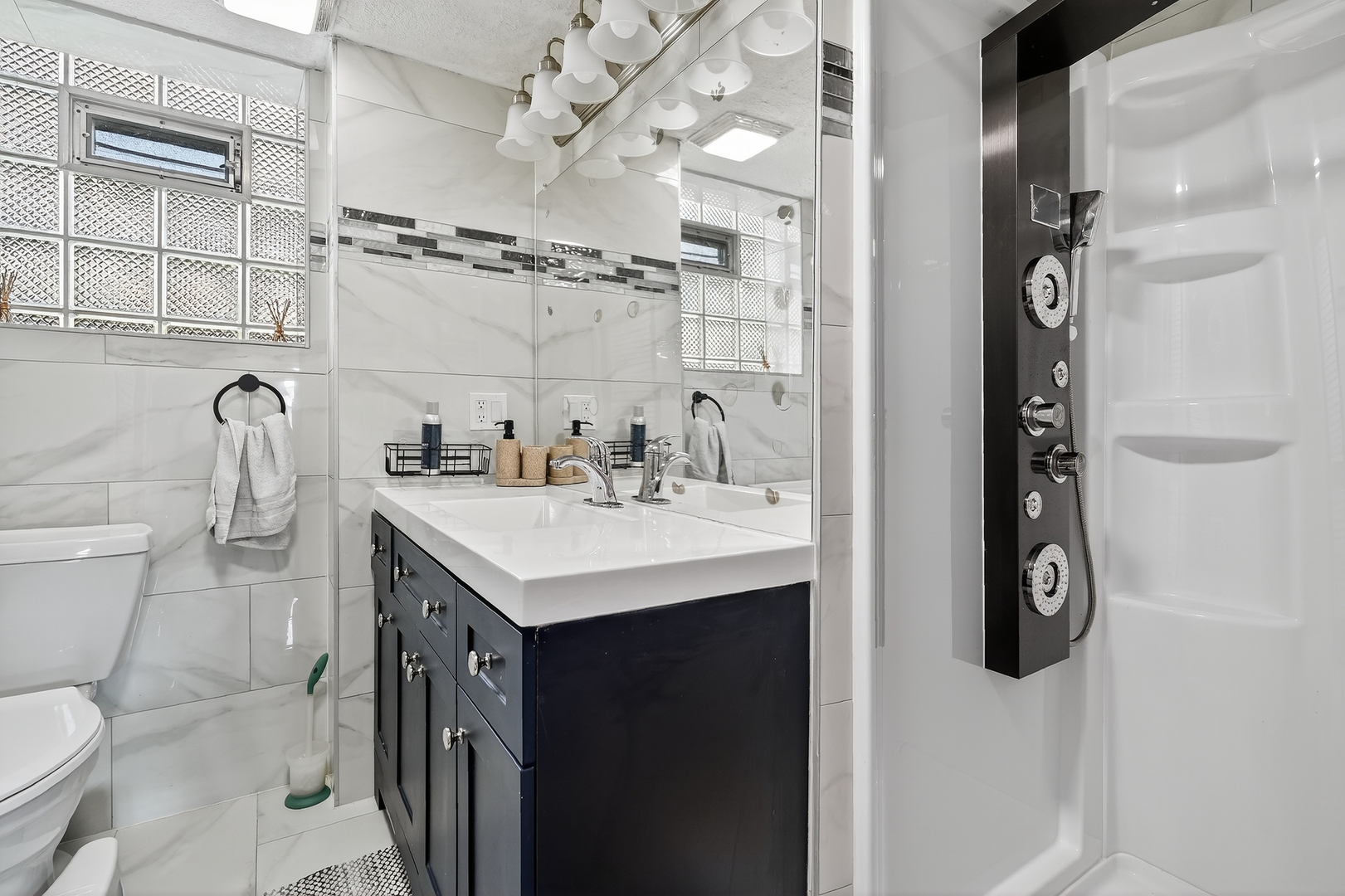 2126 David Drive, Des Plaines, IL 60018