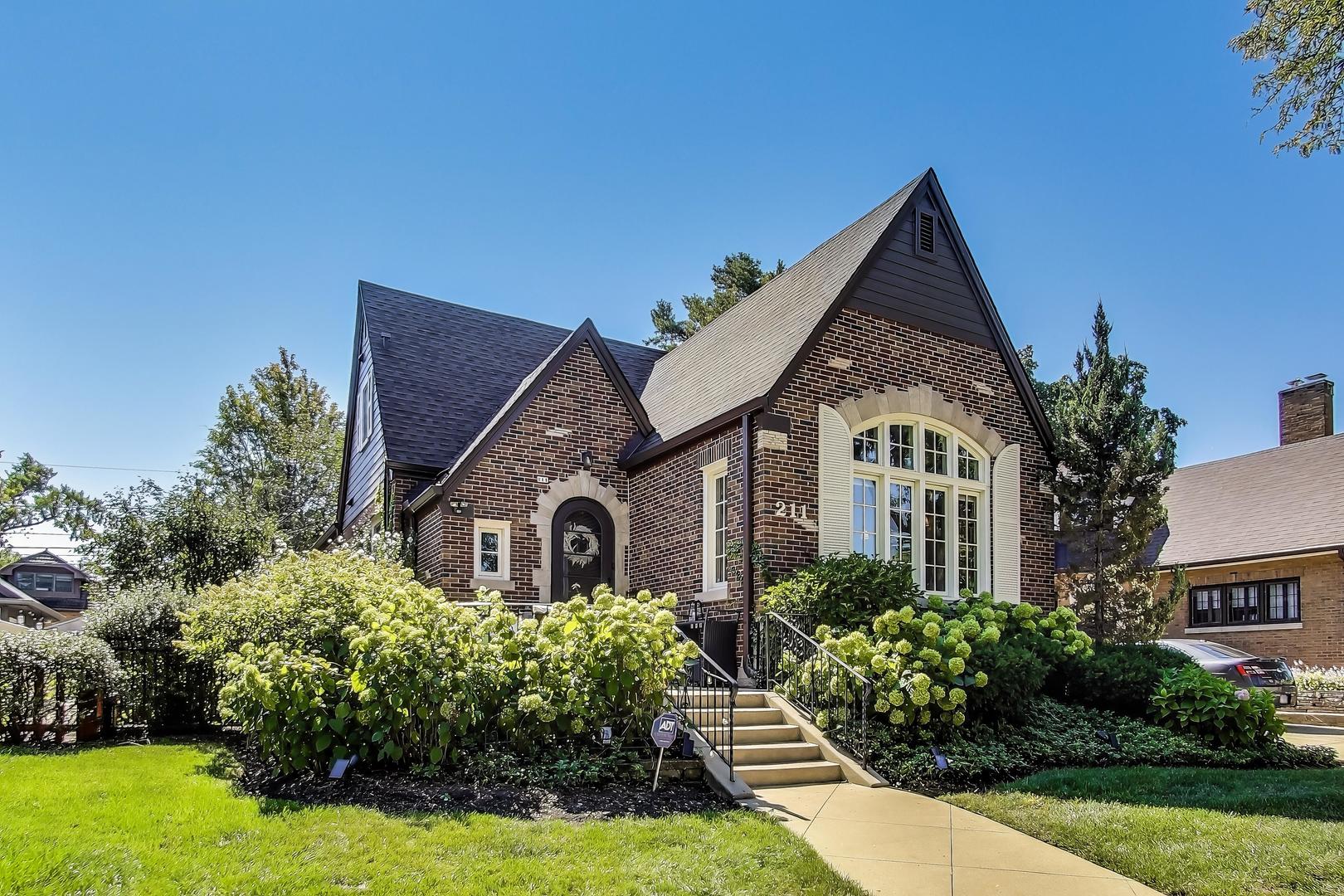 211 Imperial Street, Park Ridge, IL 60068