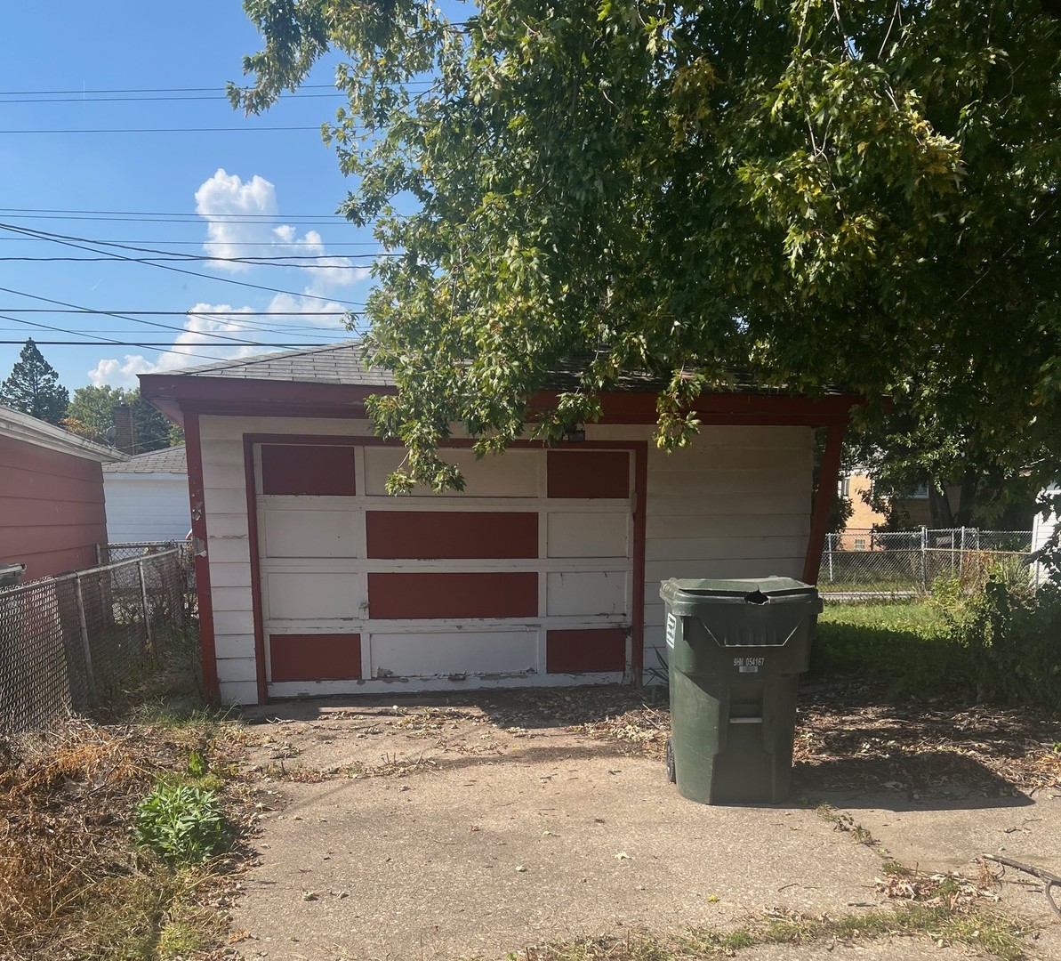 14222 S Woodlawn Avenue, Dolton, IL 60419