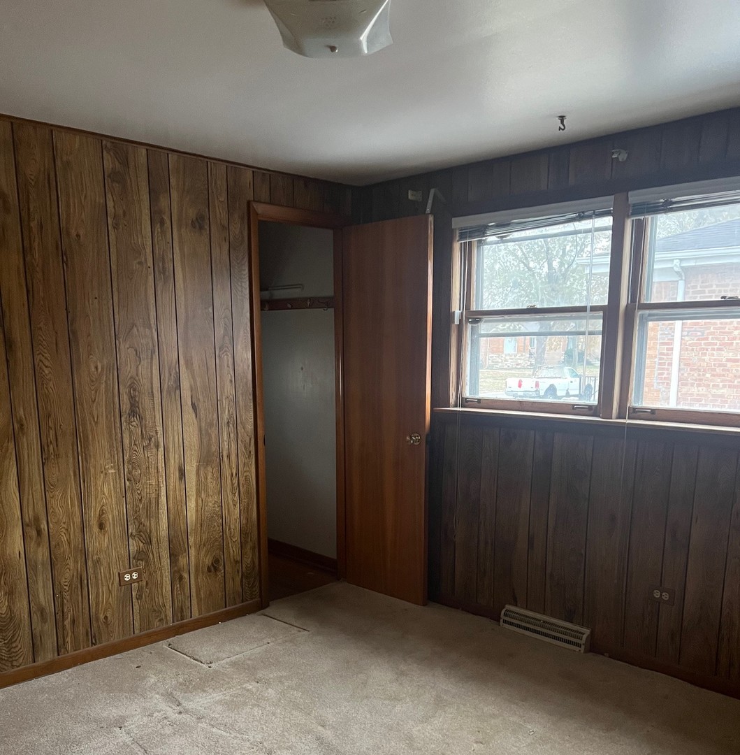 14222 S Woodlawn Avenue, Dolton, IL 60419