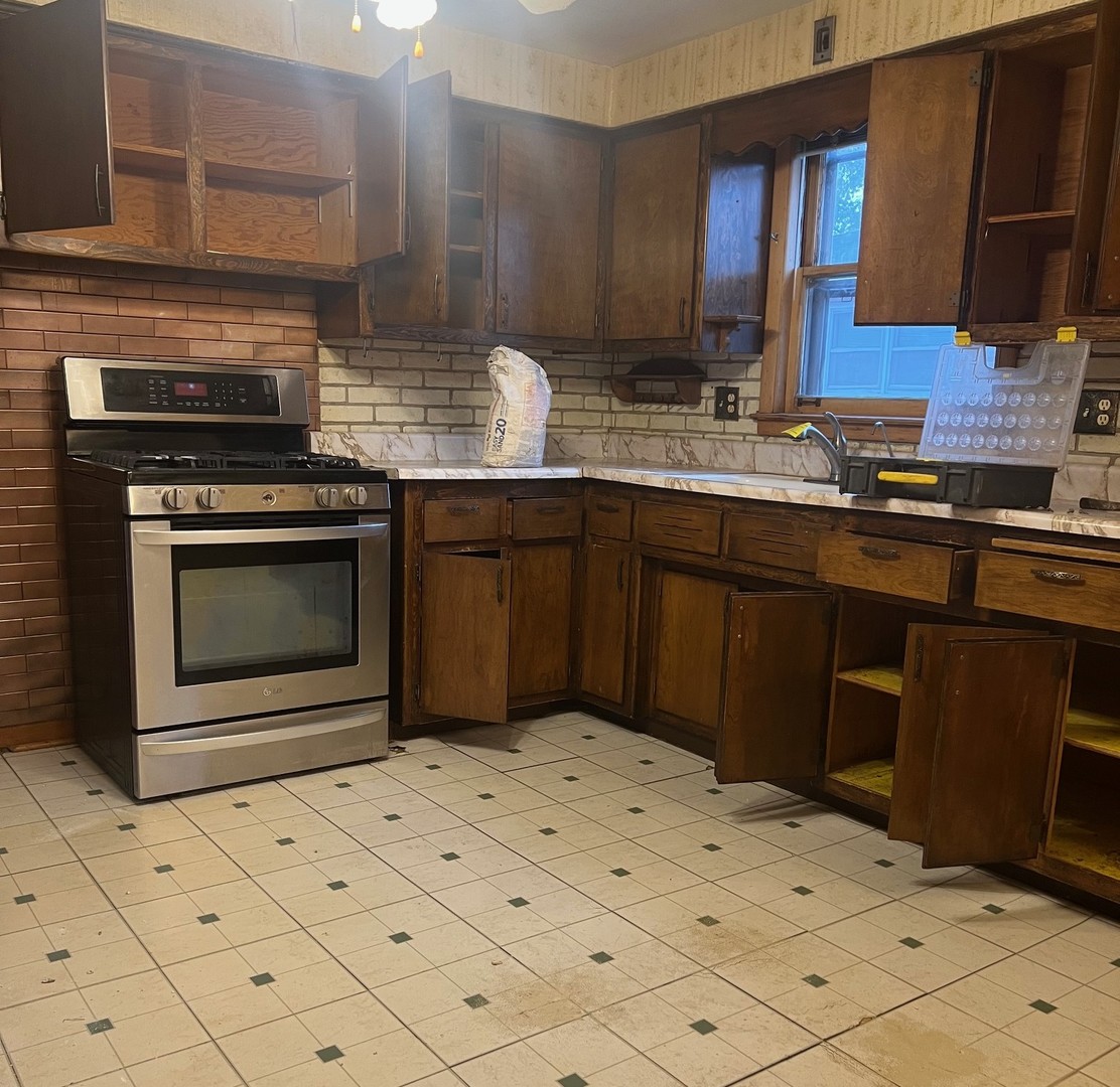 14222 S Woodlawn Avenue, Dolton, IL 60419