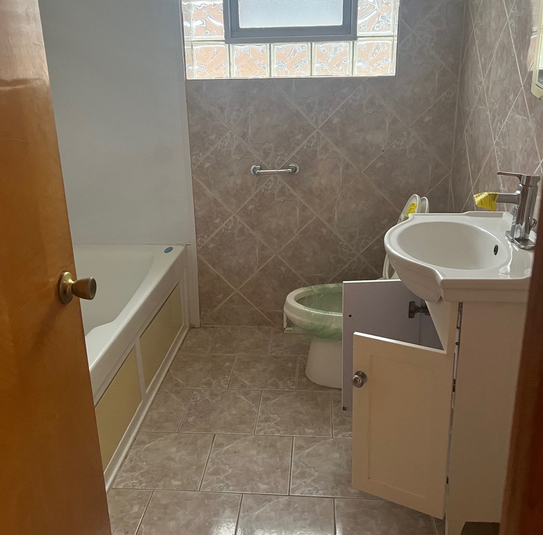 14222 S Woodlawn Avenue, Dolton, IL 60419