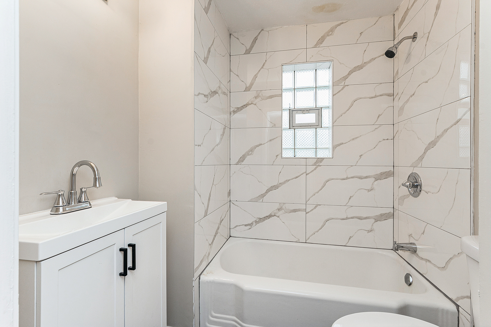 14434 S Edbrooke Avenue, Riverdale, IL 60827