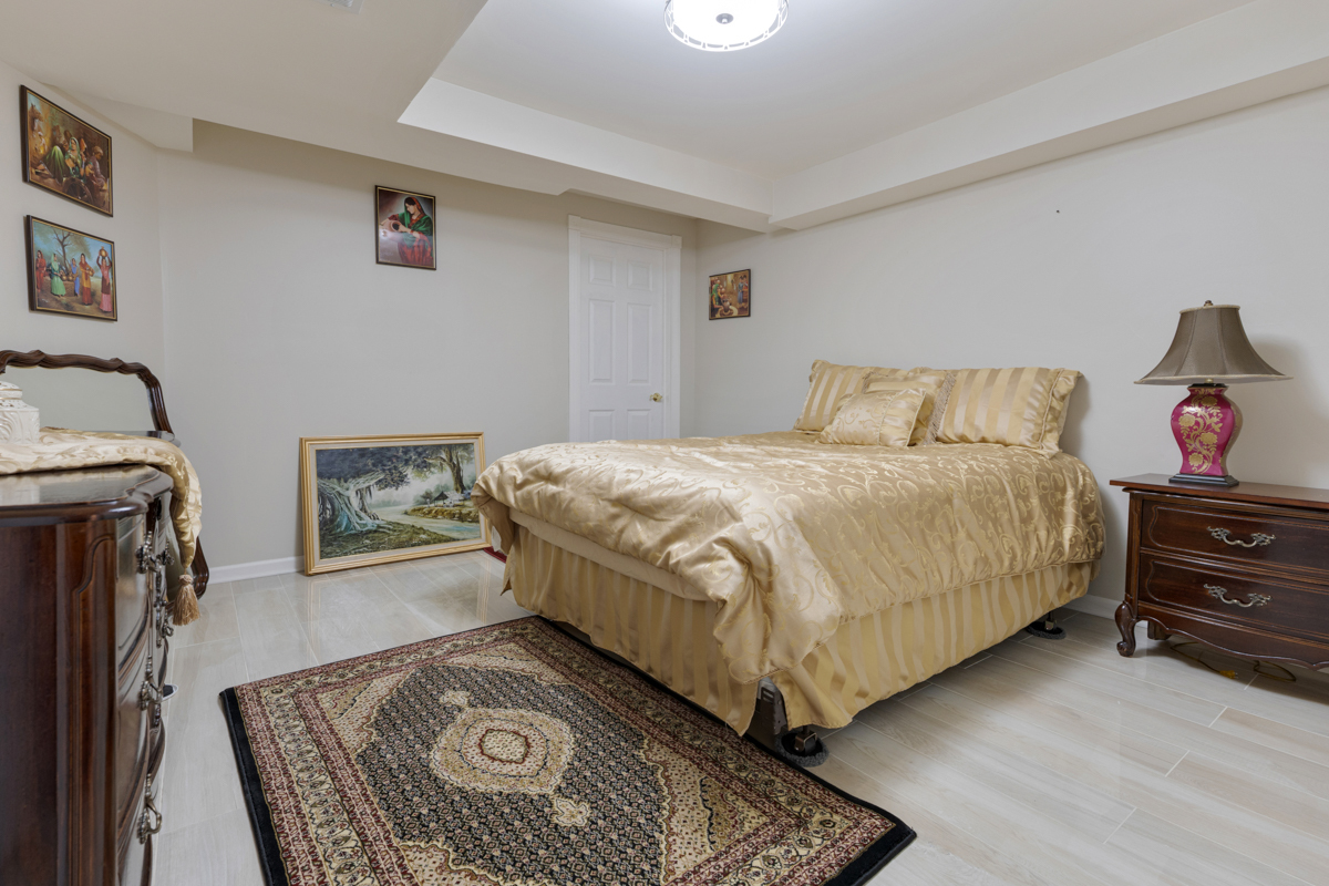 5705 S Natoma Avenue, Chicago, IL 60638