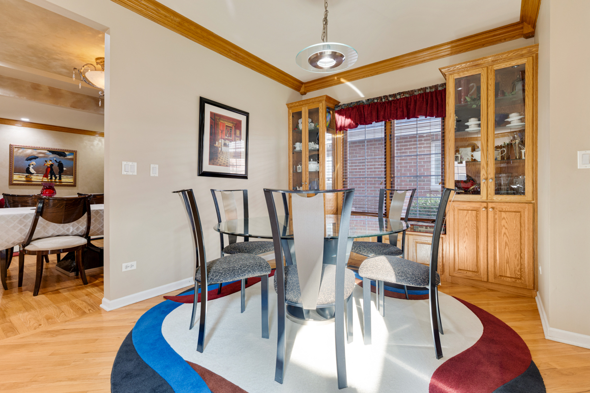 5705 S Natoma Avenue, Chicago, IL 60638