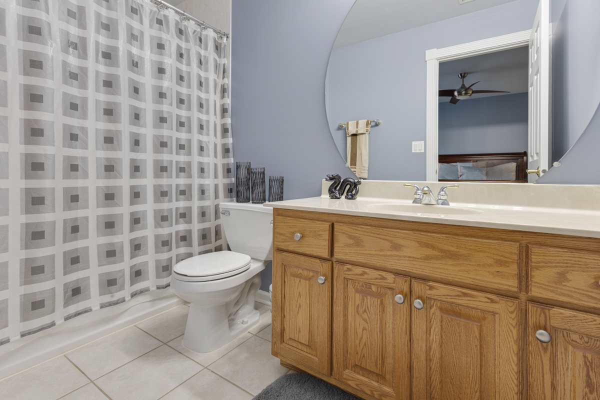 5705 S Natoma Avenue, Chicago, IL 60638