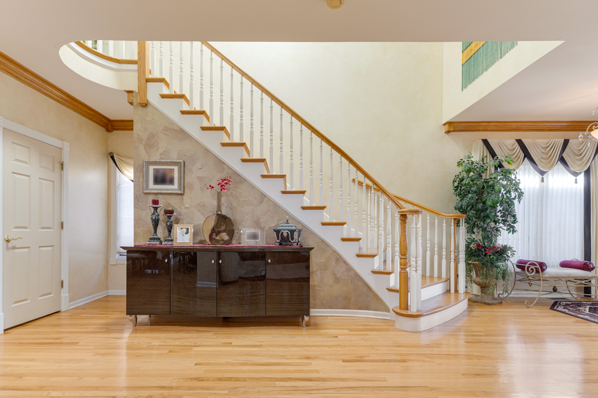 5705 S Natoma Avenue, Chicago, IL 60638