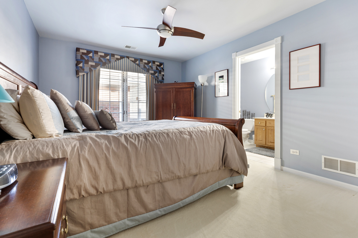 5705 S Natoma Avenue, Chicago, IL 60638