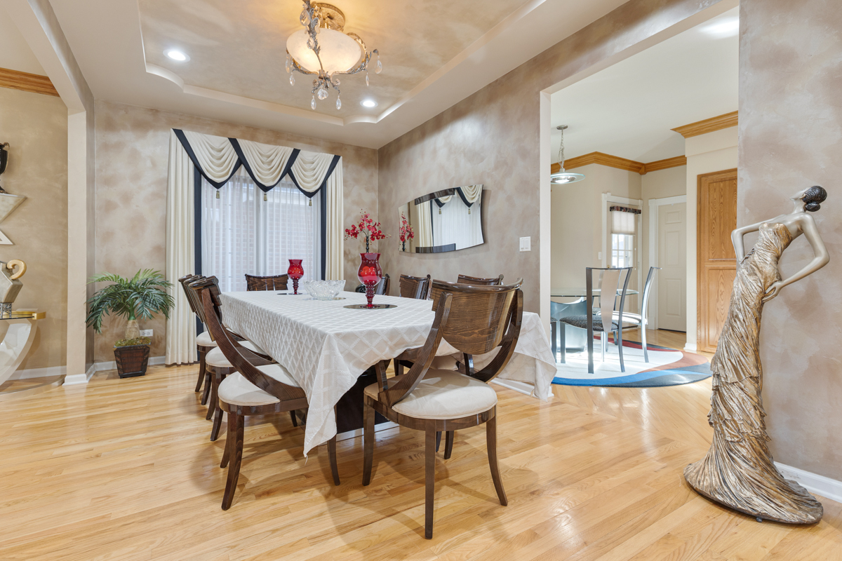 5705 S Natoma Avenue, Chicago, IL 60638