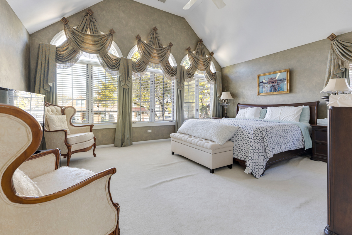 5705 S Natoma Avenue, Chicago, IL 60638