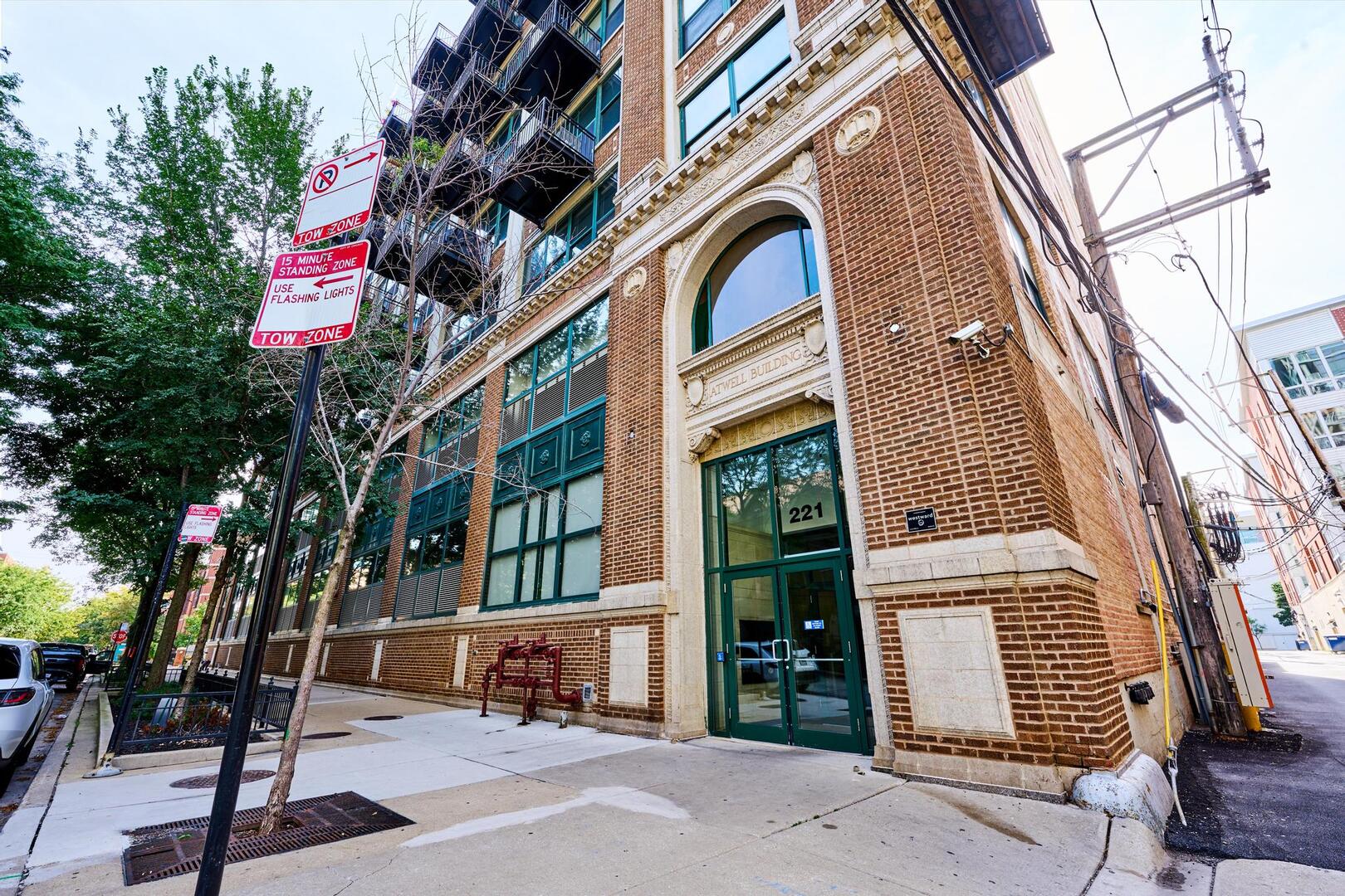 221 E Cullerton Street #617, Chicago, IL 60616