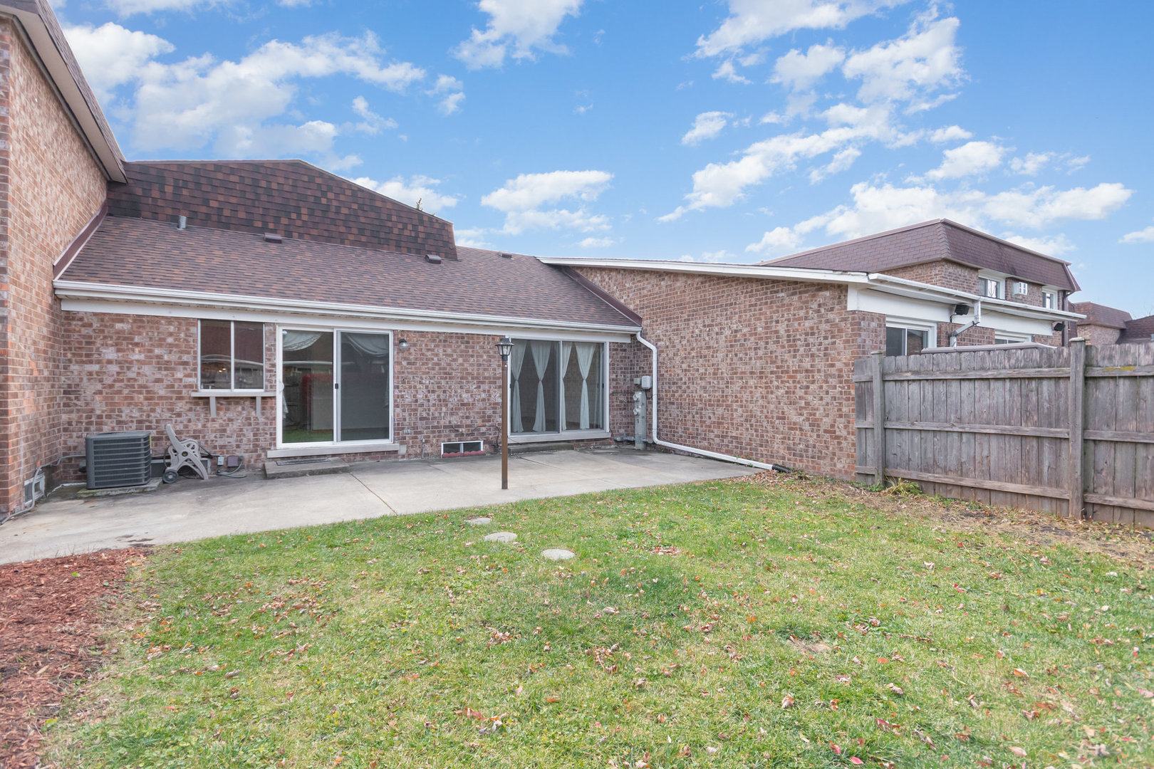 17W754 Standish Lane, Villa Park, IL 60181