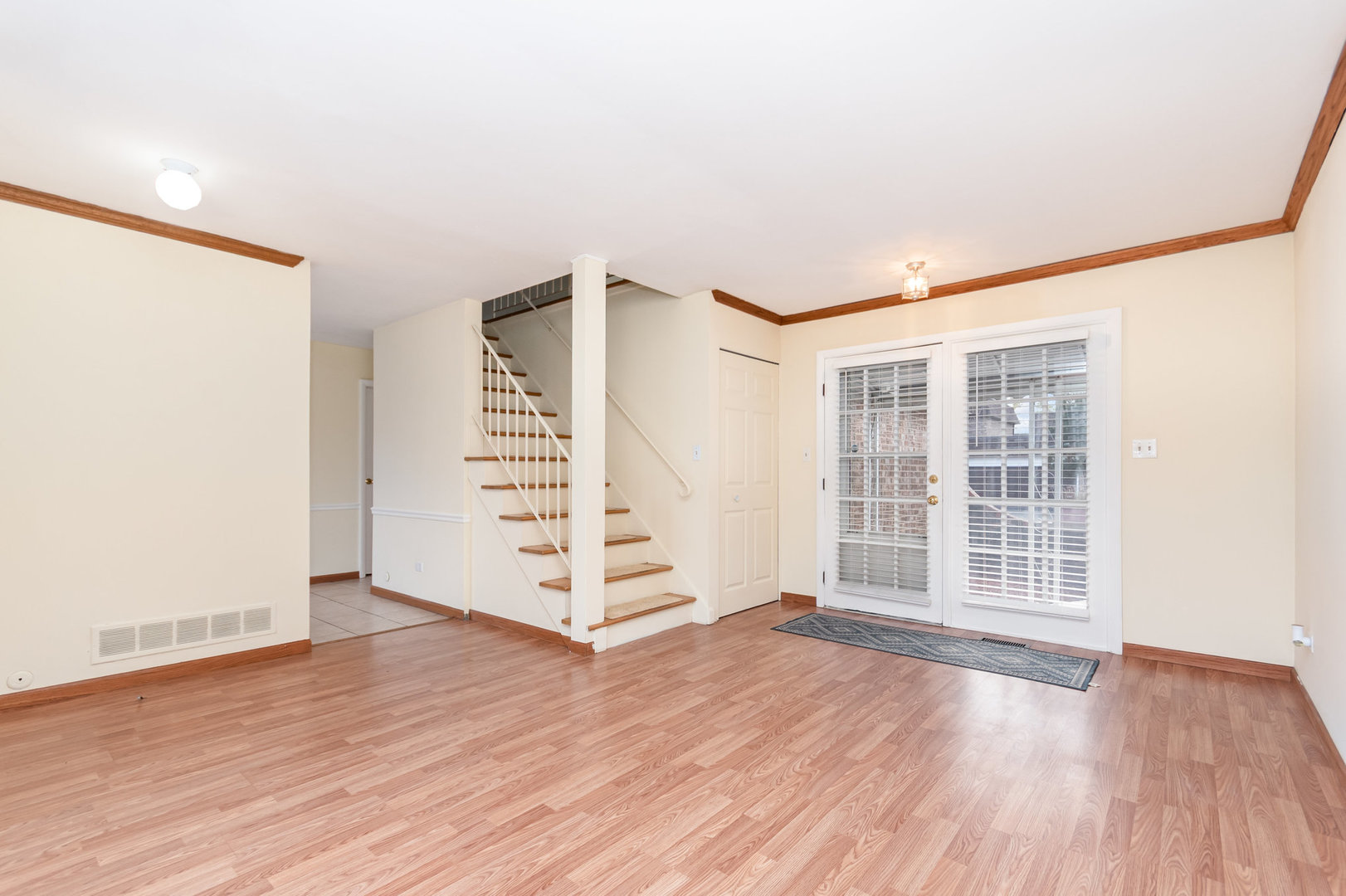 17W754 Standish Lane, Villa Park, IL 60181