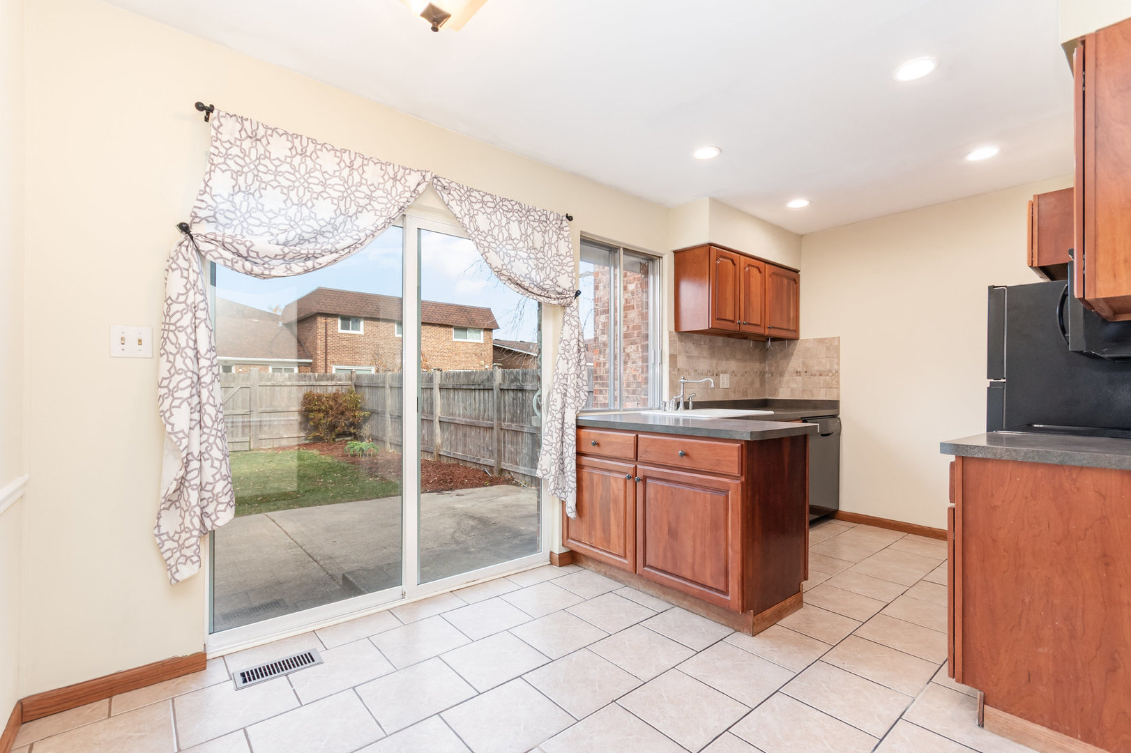 17W754 Standish Lane, Villa Park, IL 60181