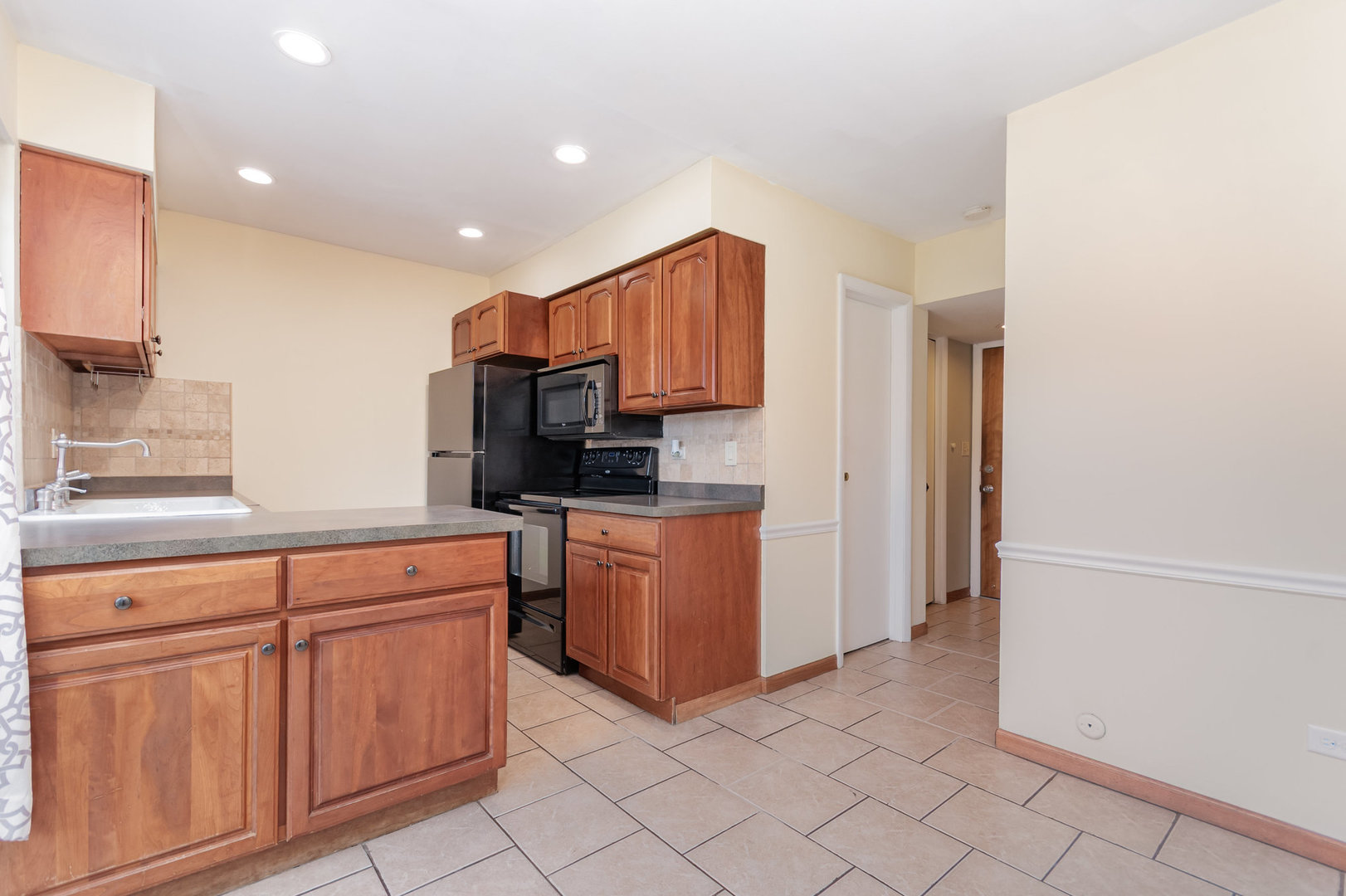 17W754 Standish Lane, Villa Park, IL 60181