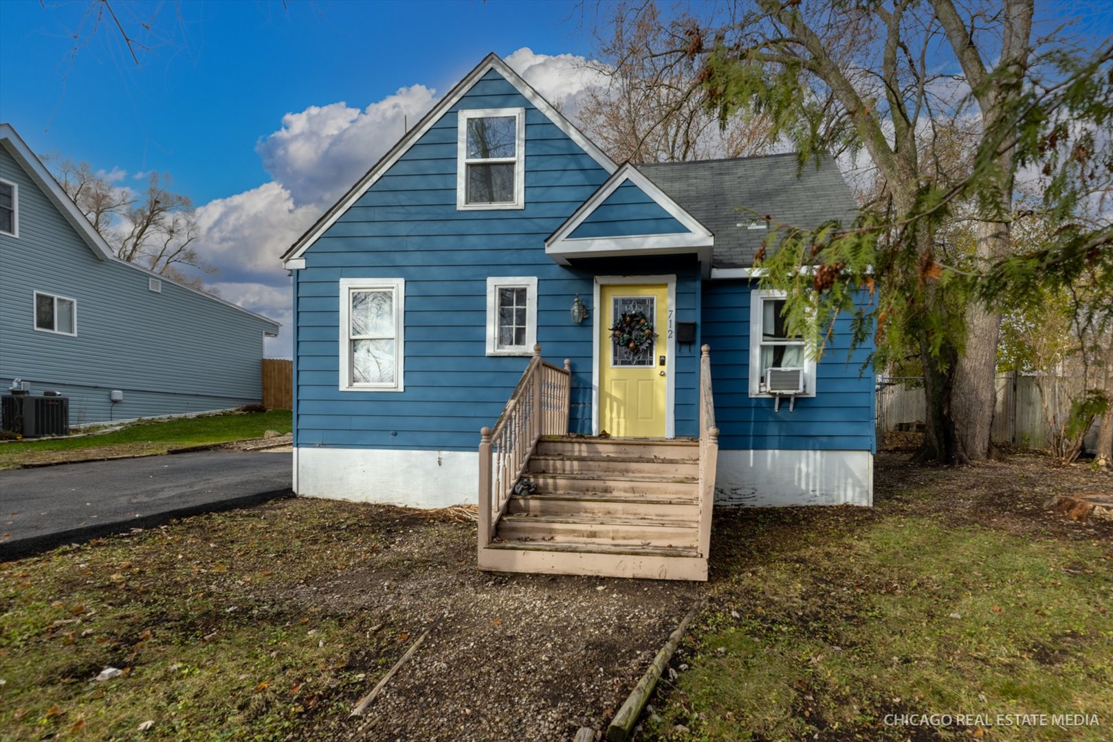 712 N Cedarwood Circle, Round Lake Heights, IL 60073