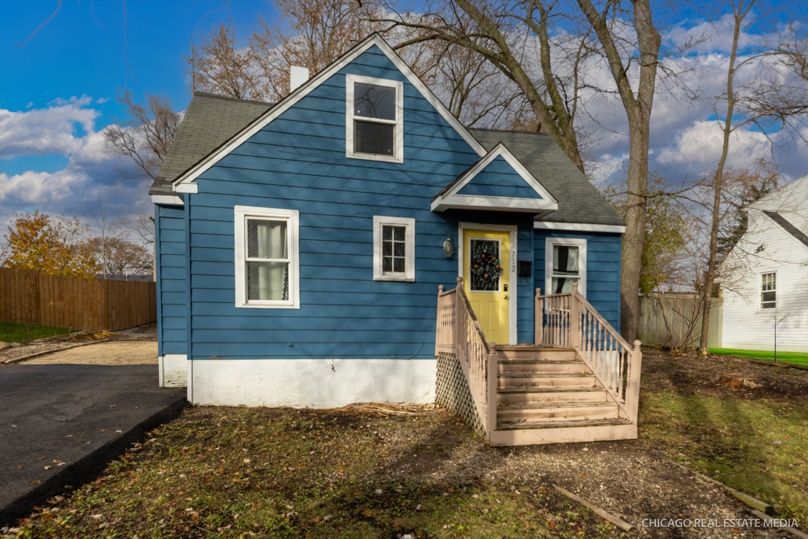 712 N Cedarwood Circle, Round Lake Heights, IL 60073