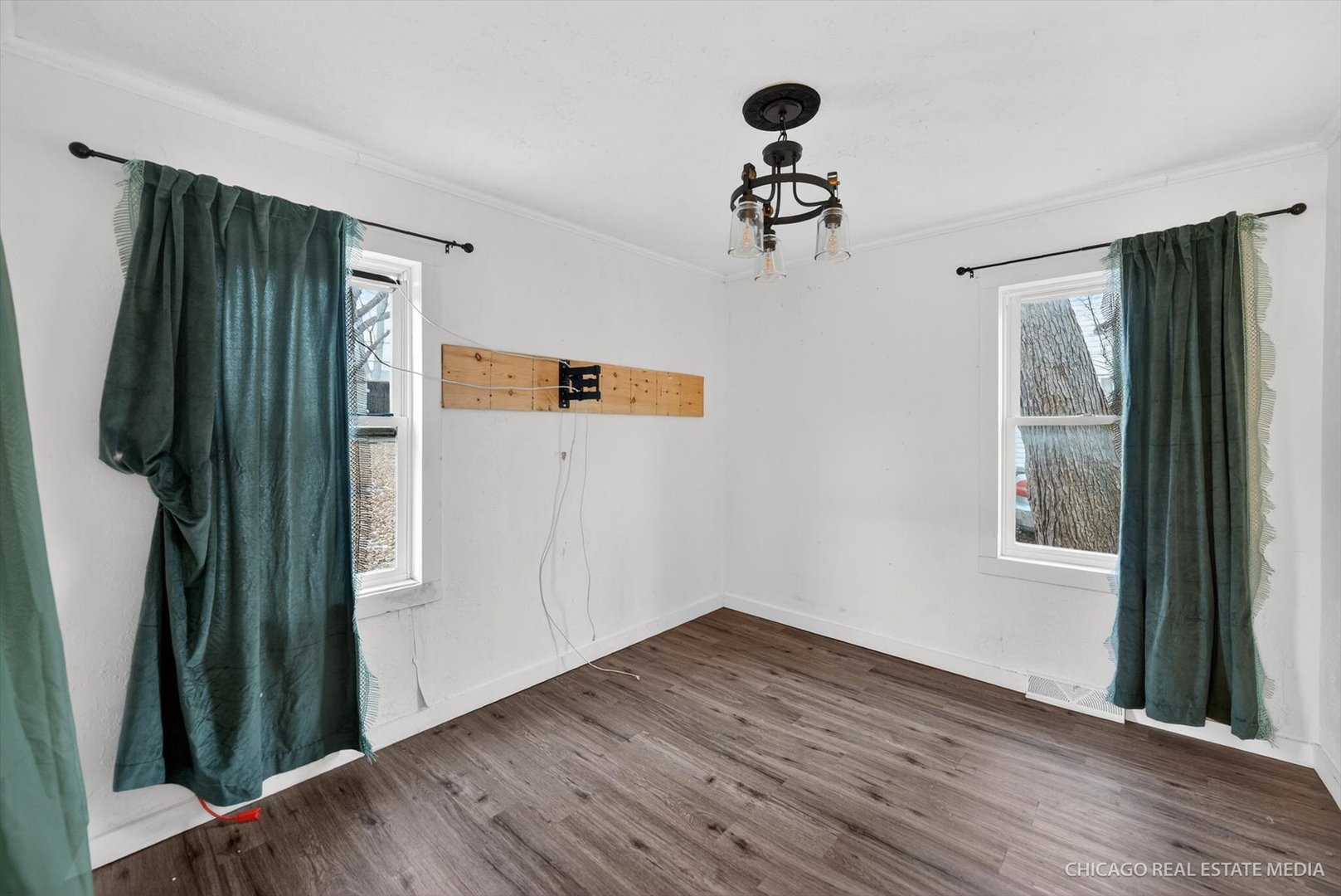 712 N Cedarwood Circle, Round Lake Heights, IL 60073