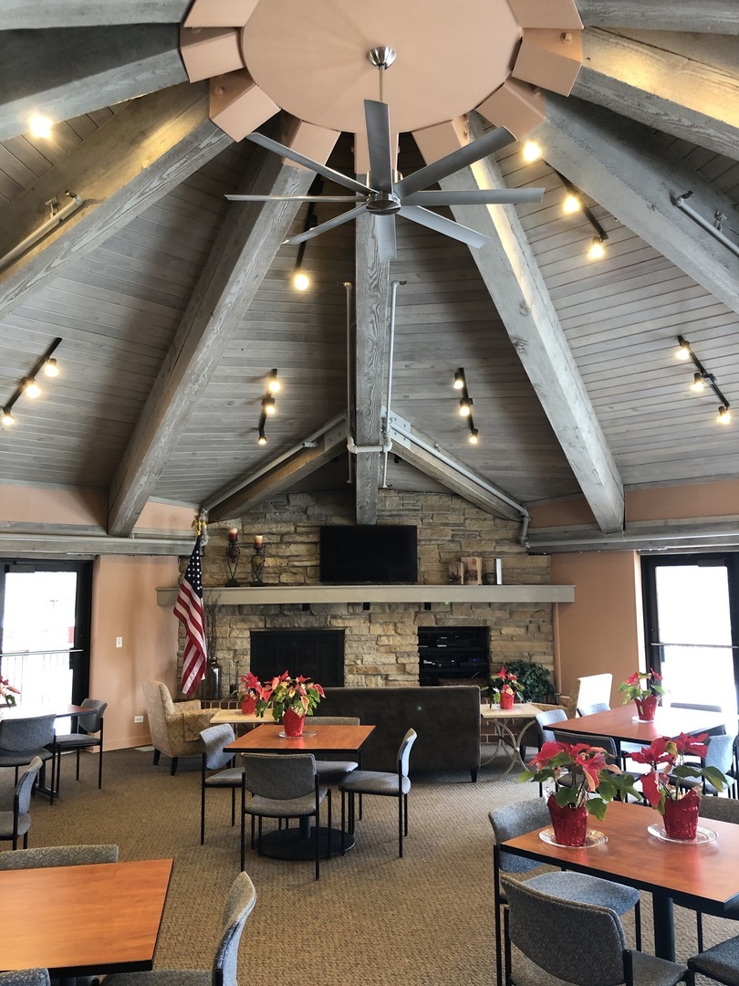 511 Aurora Avenue #116, Naperville, IL 60540